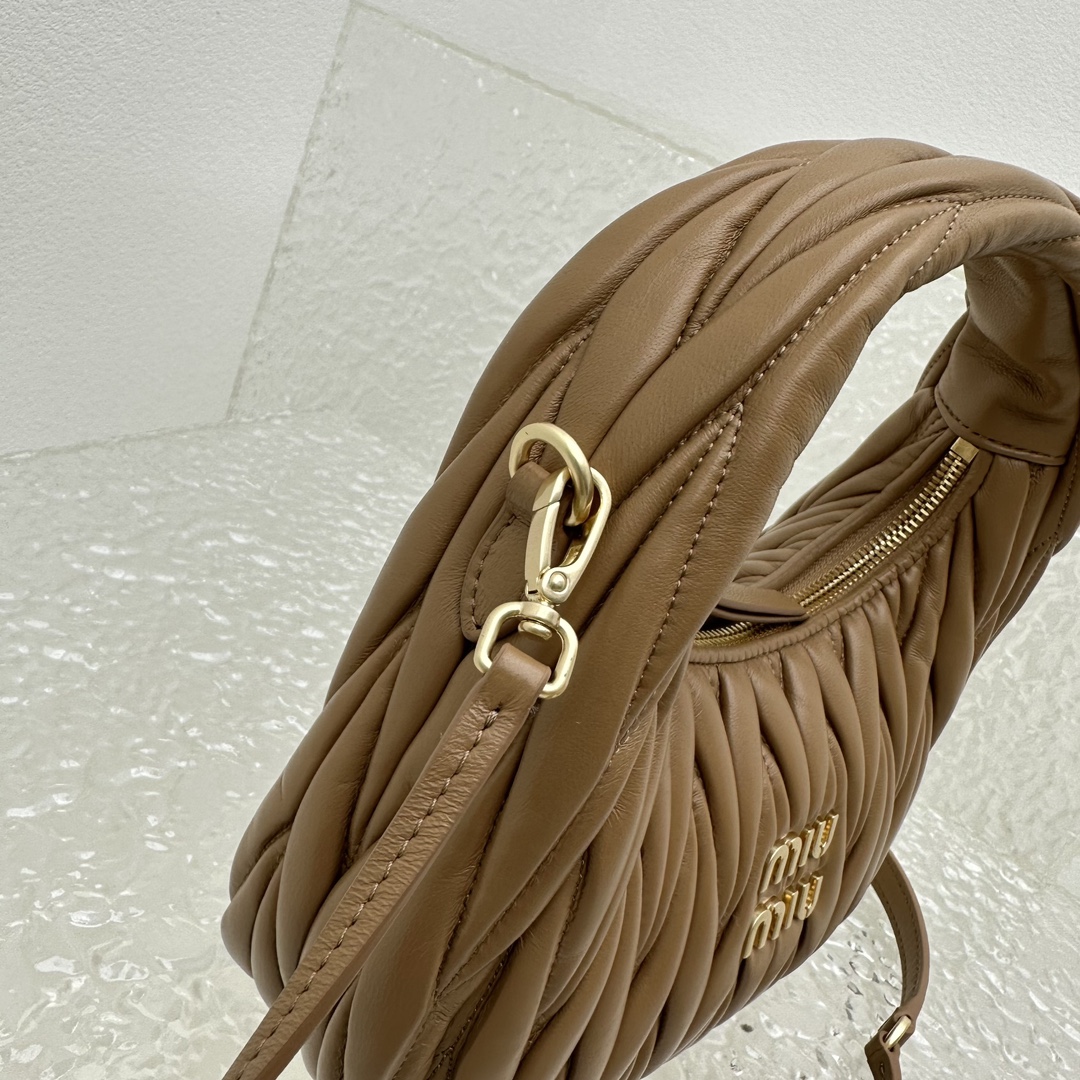 MiuMiu Wander Hobo Bag-20*6*17CM