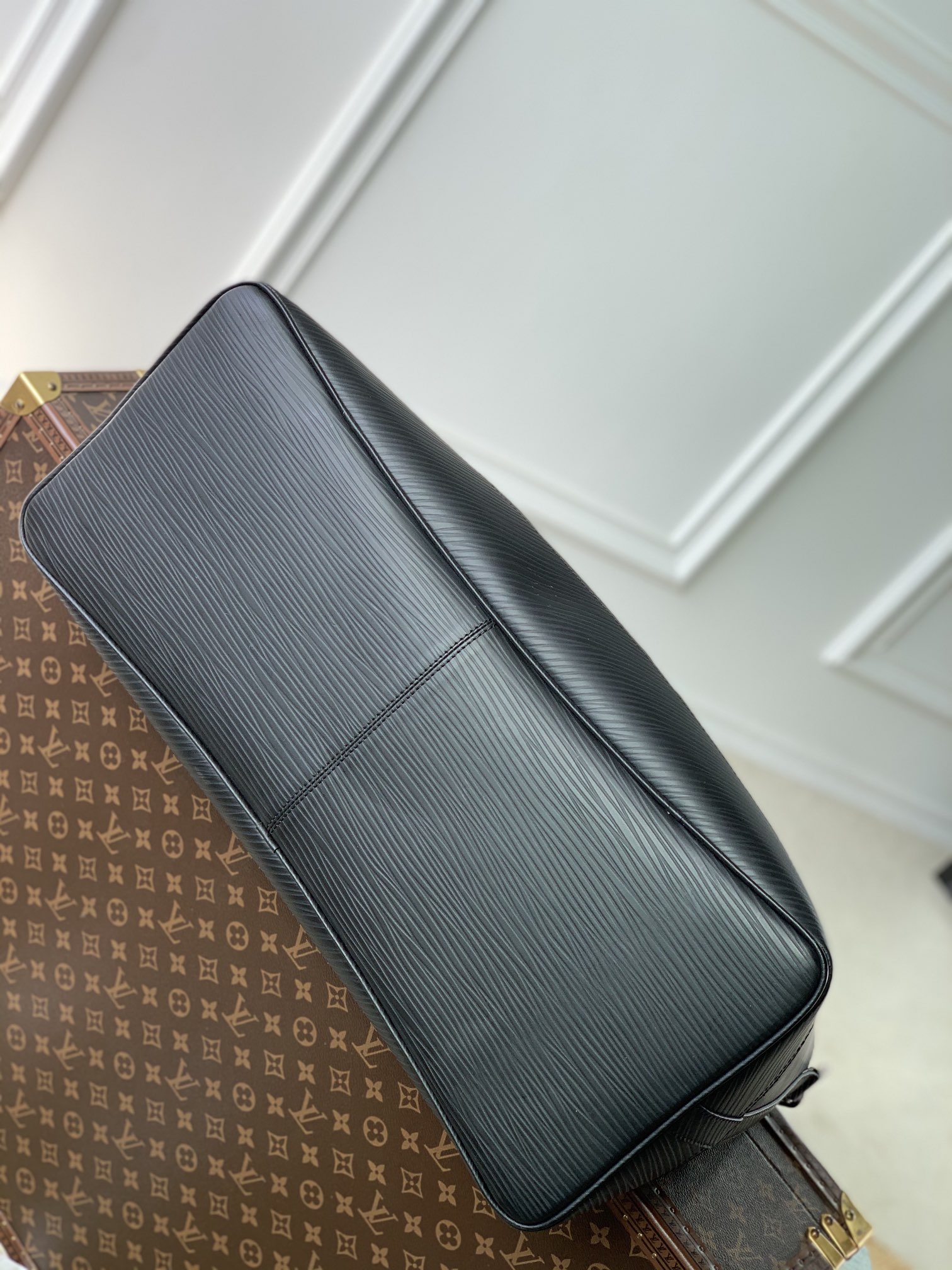 l**is V*t*n alma travel bag-64 x 42 x 22cm