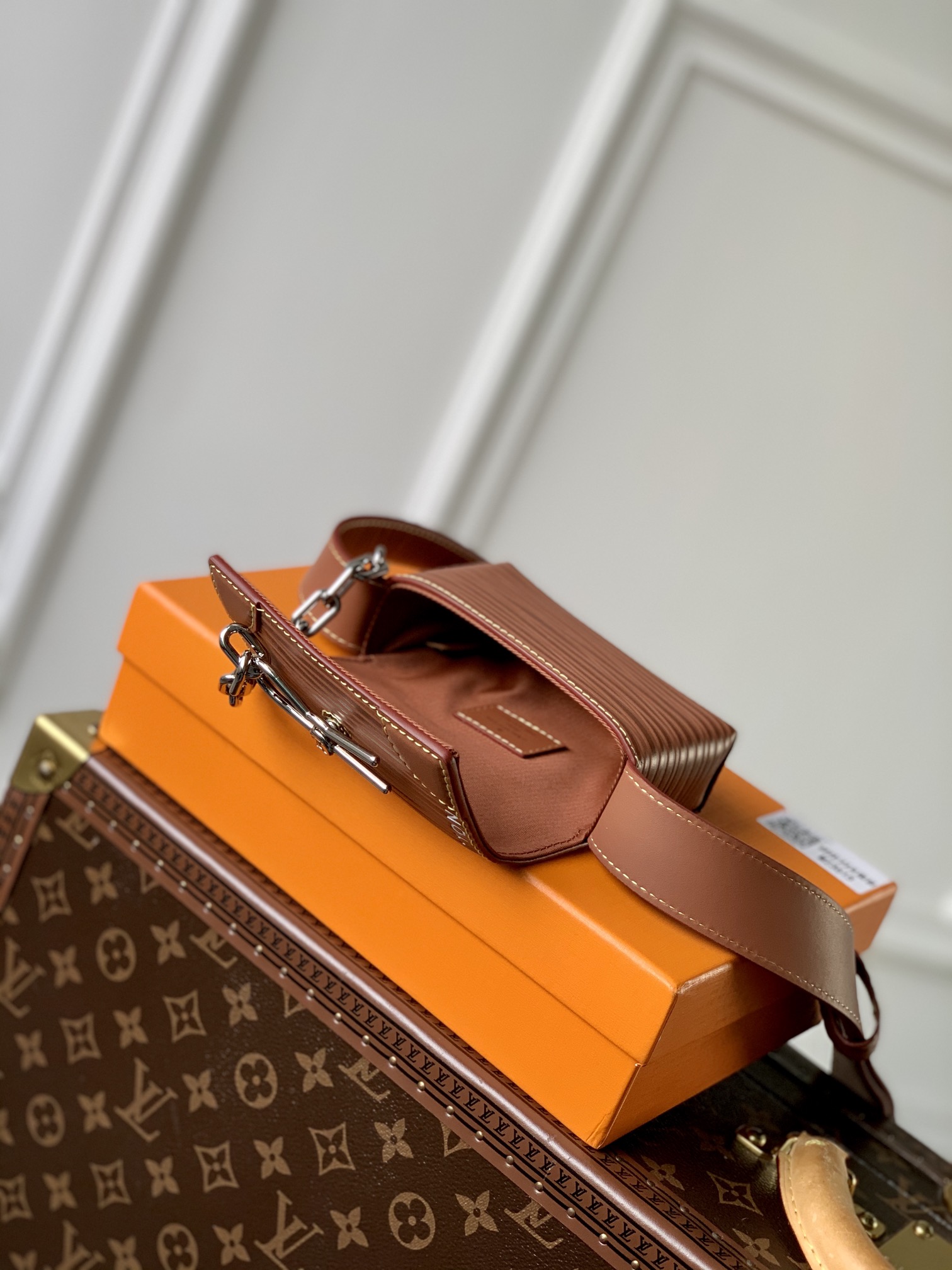 l**is V*t*n micro steamer bag-13*8*4.5cm