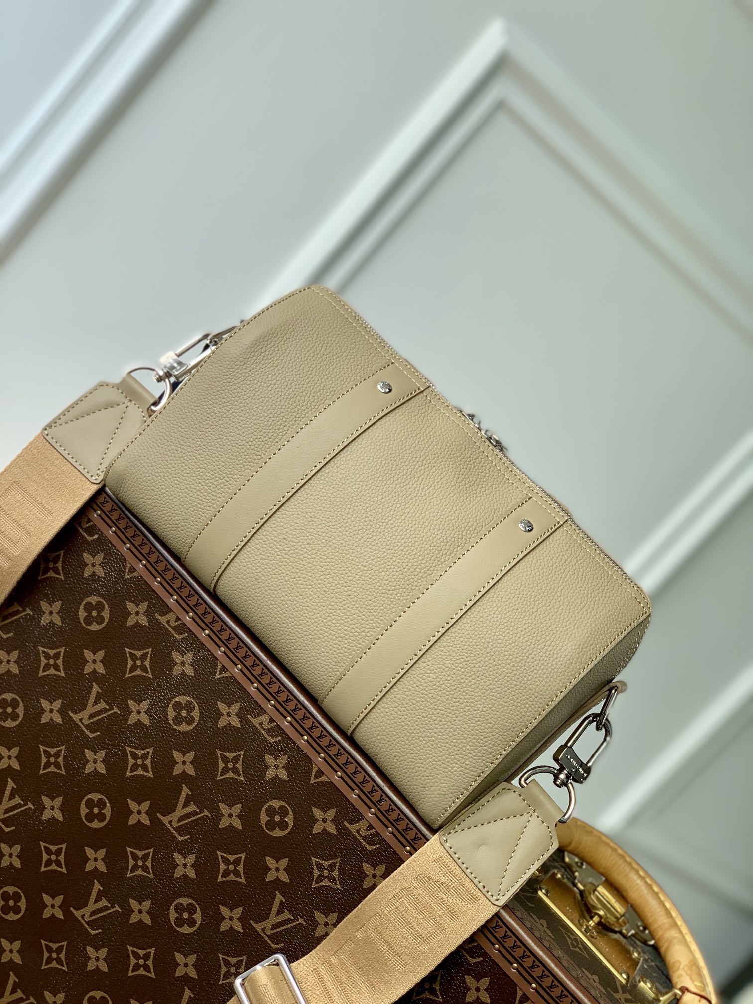 l**is V*t*n city keepall-27x17x13cm