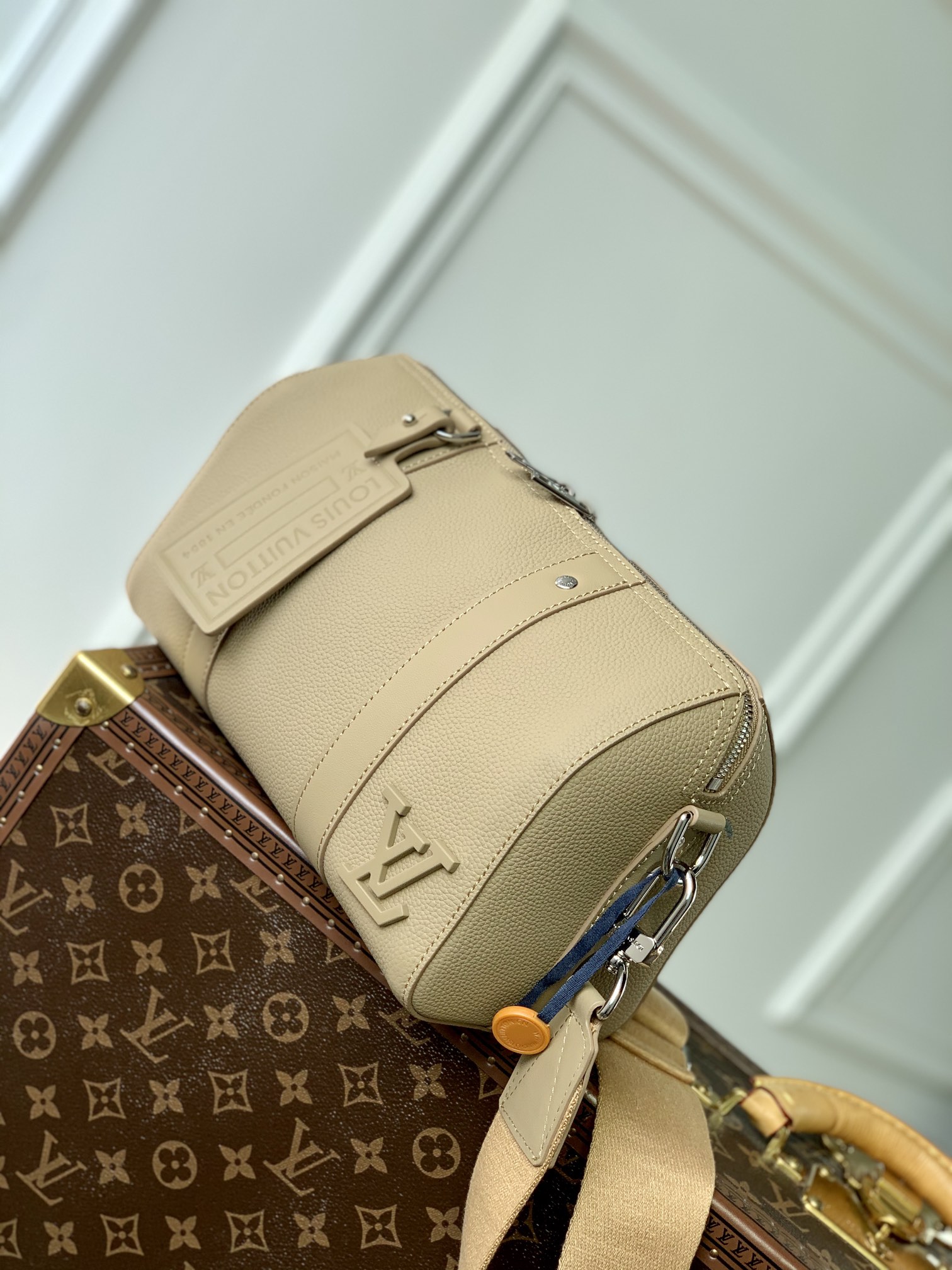 l**is V*t*n city keepall-27x17x13cm