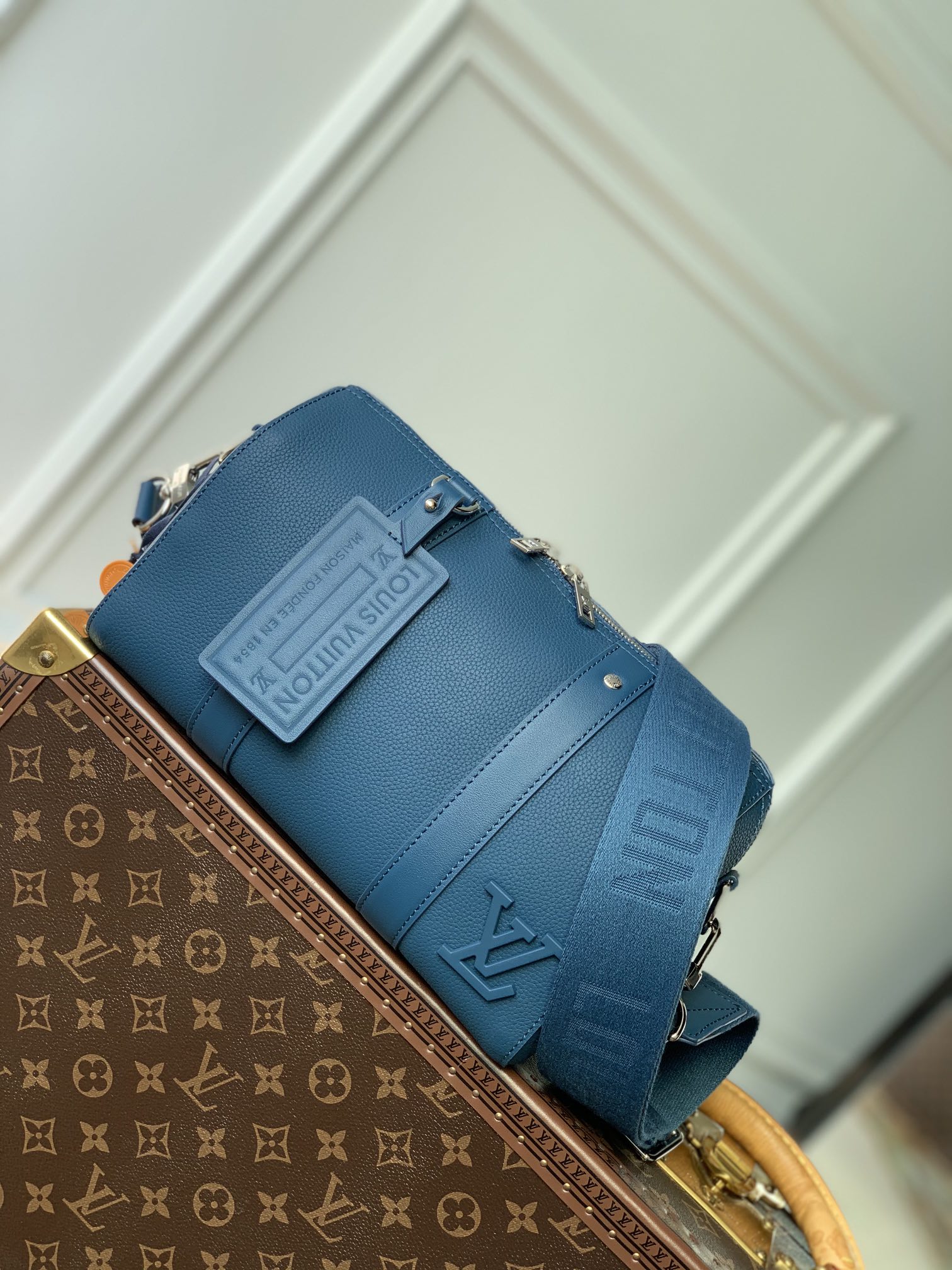 l**is V*t*n city keepall-27x17x13cm