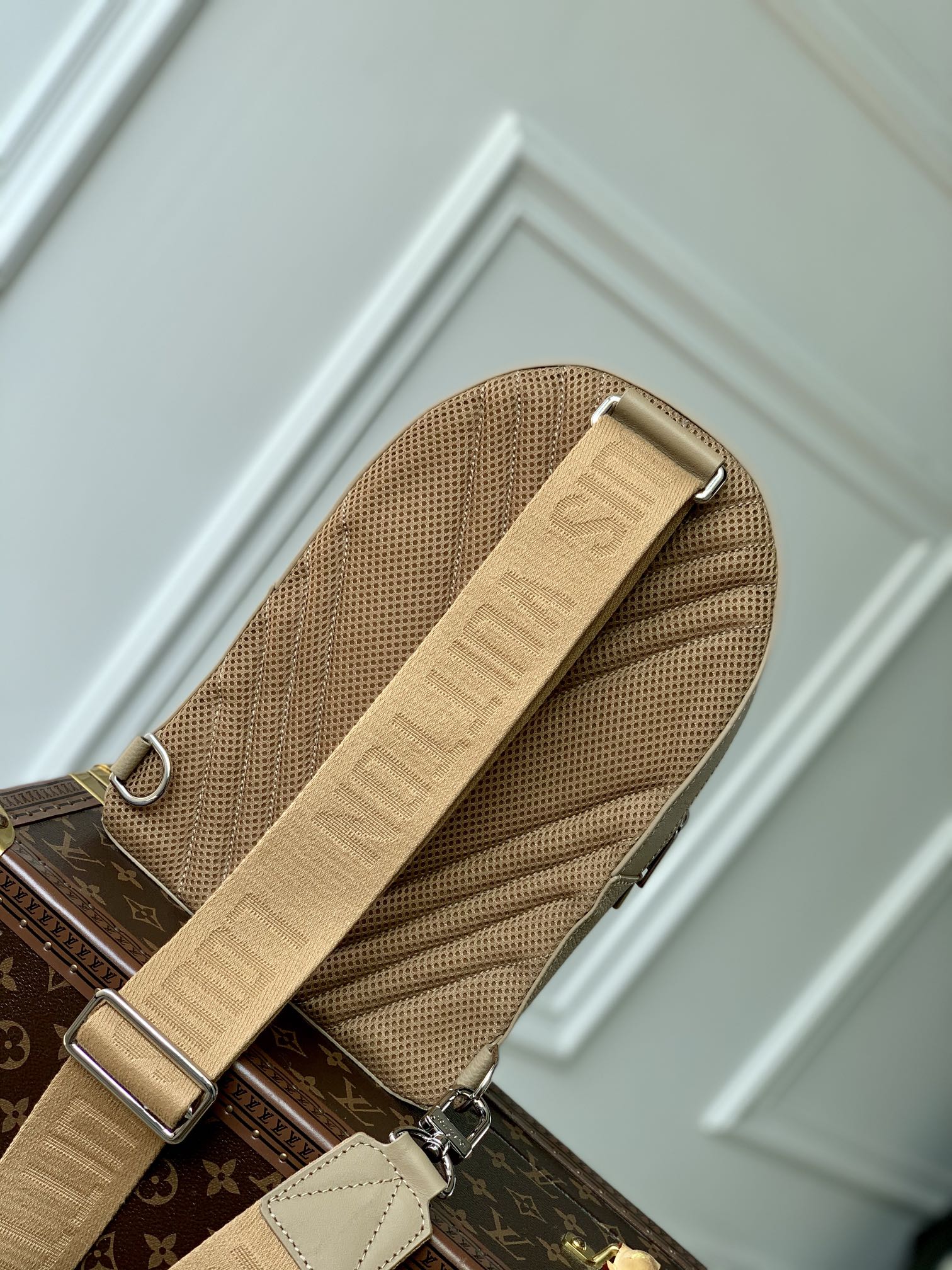 l**is V*t*n pilot backpack-20.0 x 30.0 x 4cm