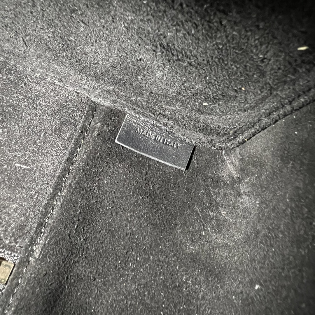 Celin Holded Handbags-20×15×13CM