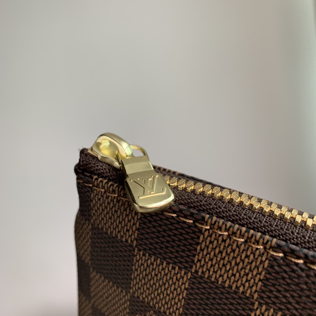 l**is V*t*n vintage bag-24x24x5cm