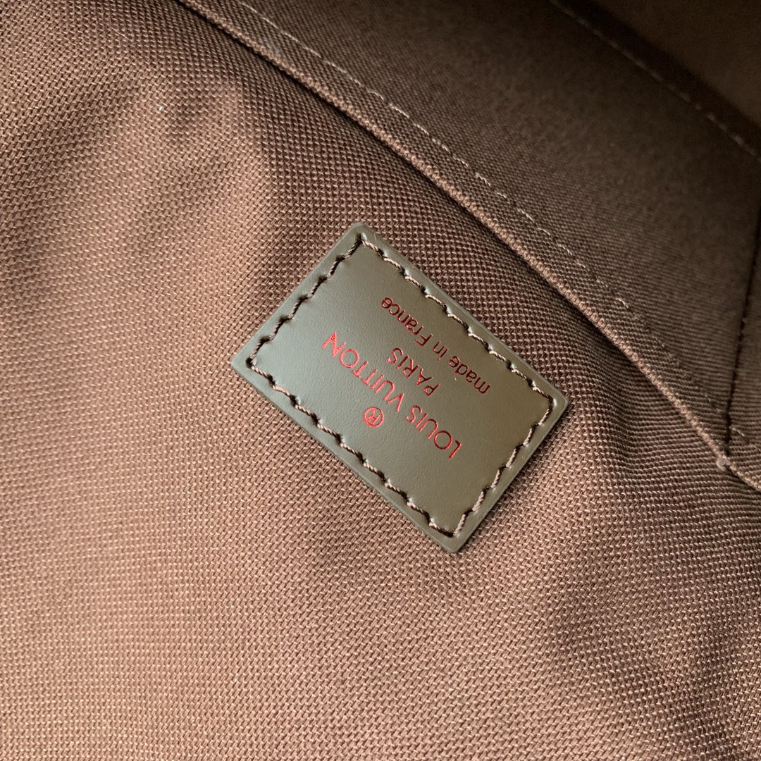 l**is V*t*n vintage messenger bag-34×18×23cm