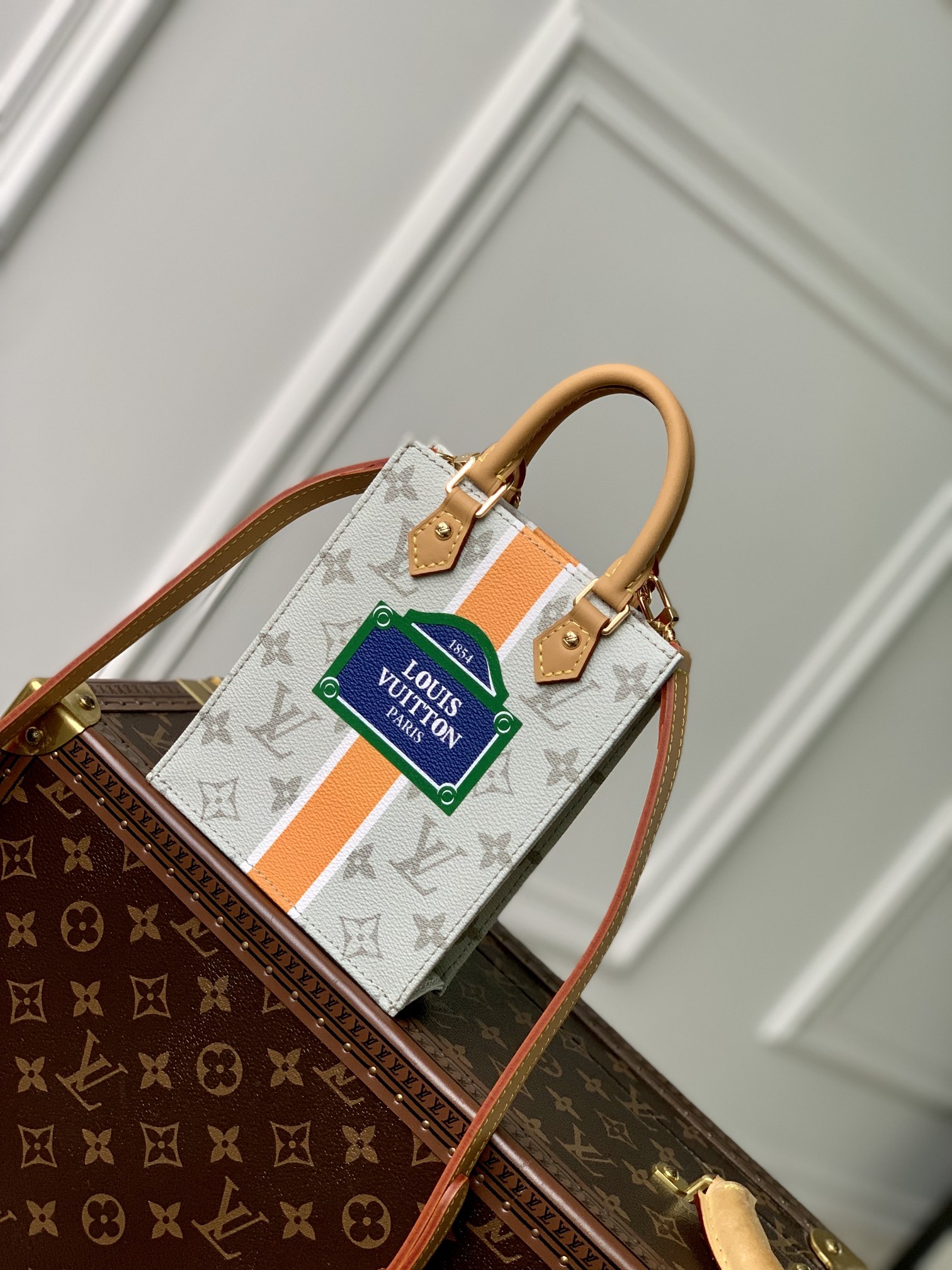 l**is V*t*n petit sac plat -14 x 17 x 5cm