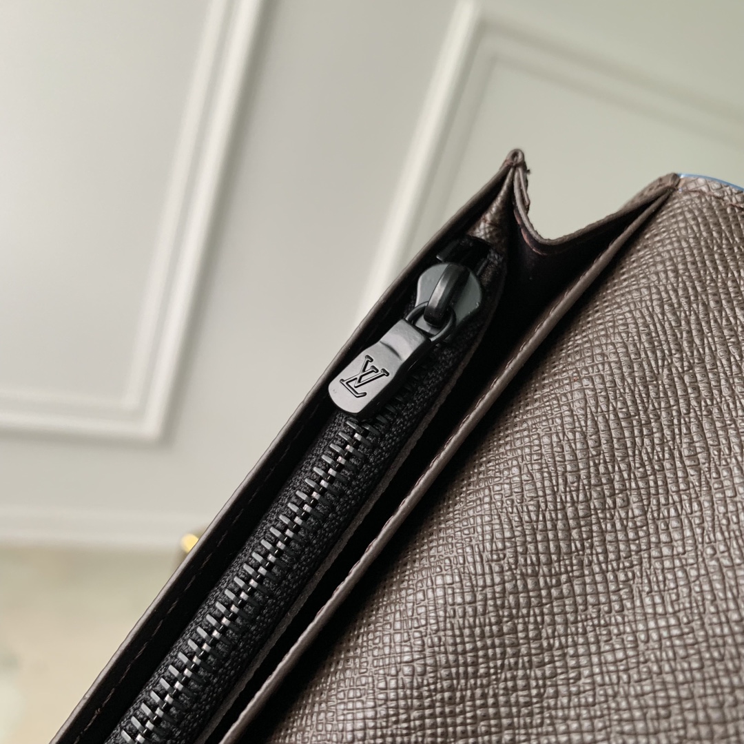 l**is V*t*n wallet-10*19*2cm