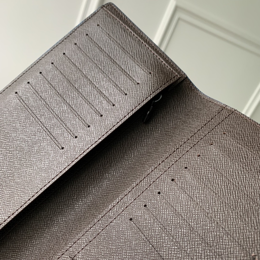 l**is V*t*n wallet-10*19*2cm