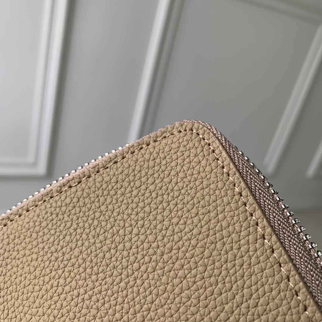 l**is V*t*n zippy wallet m82529-20*10cm