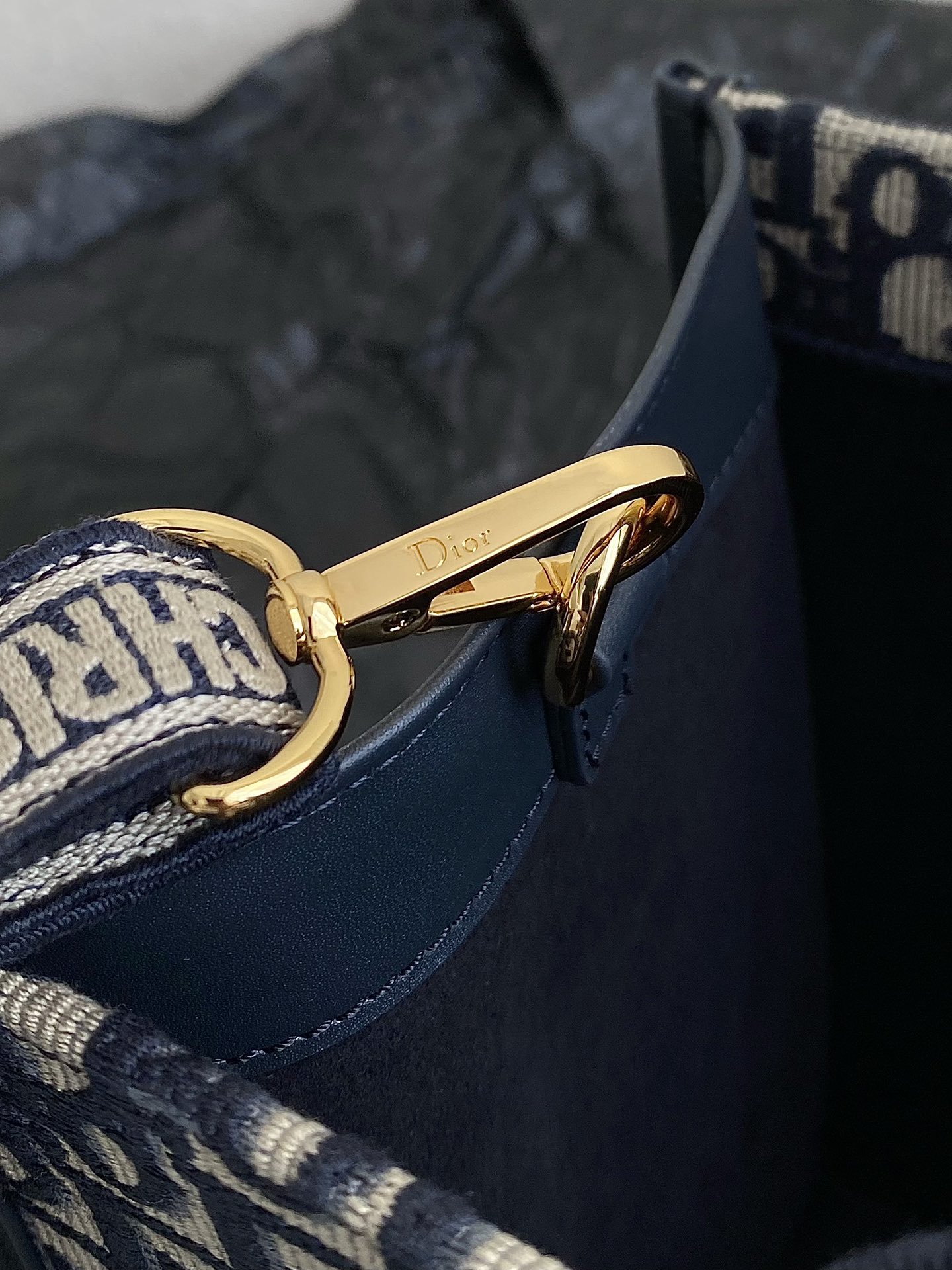 D*or small book tote-36.5cm