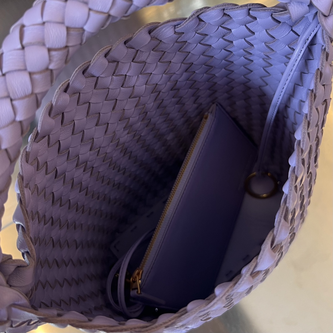 Bo*te*ga ve*ne*ta cabat bucket-35.5x21x13cm