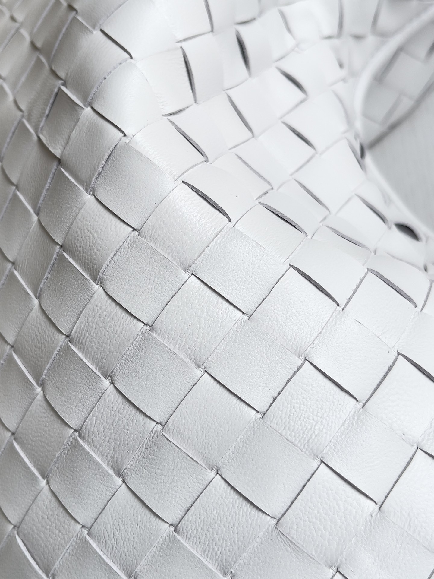 Bo*te*ga ve*ne*ta hop bag-53*24*13cm