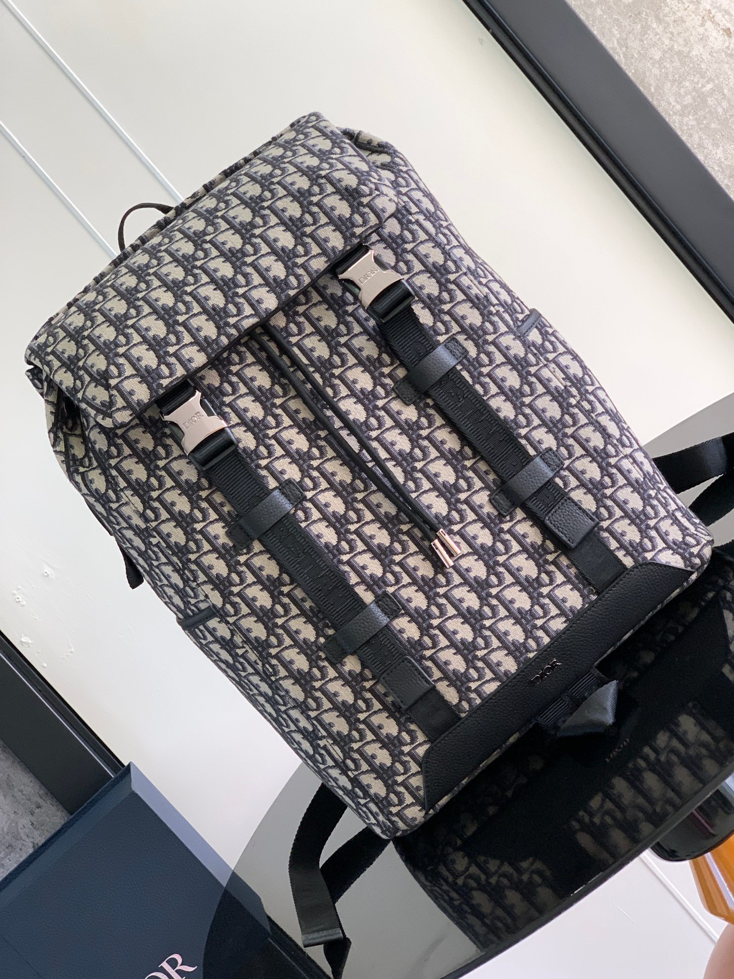 D*or explorer backpack-31 x 42.5 x 14.5 cm