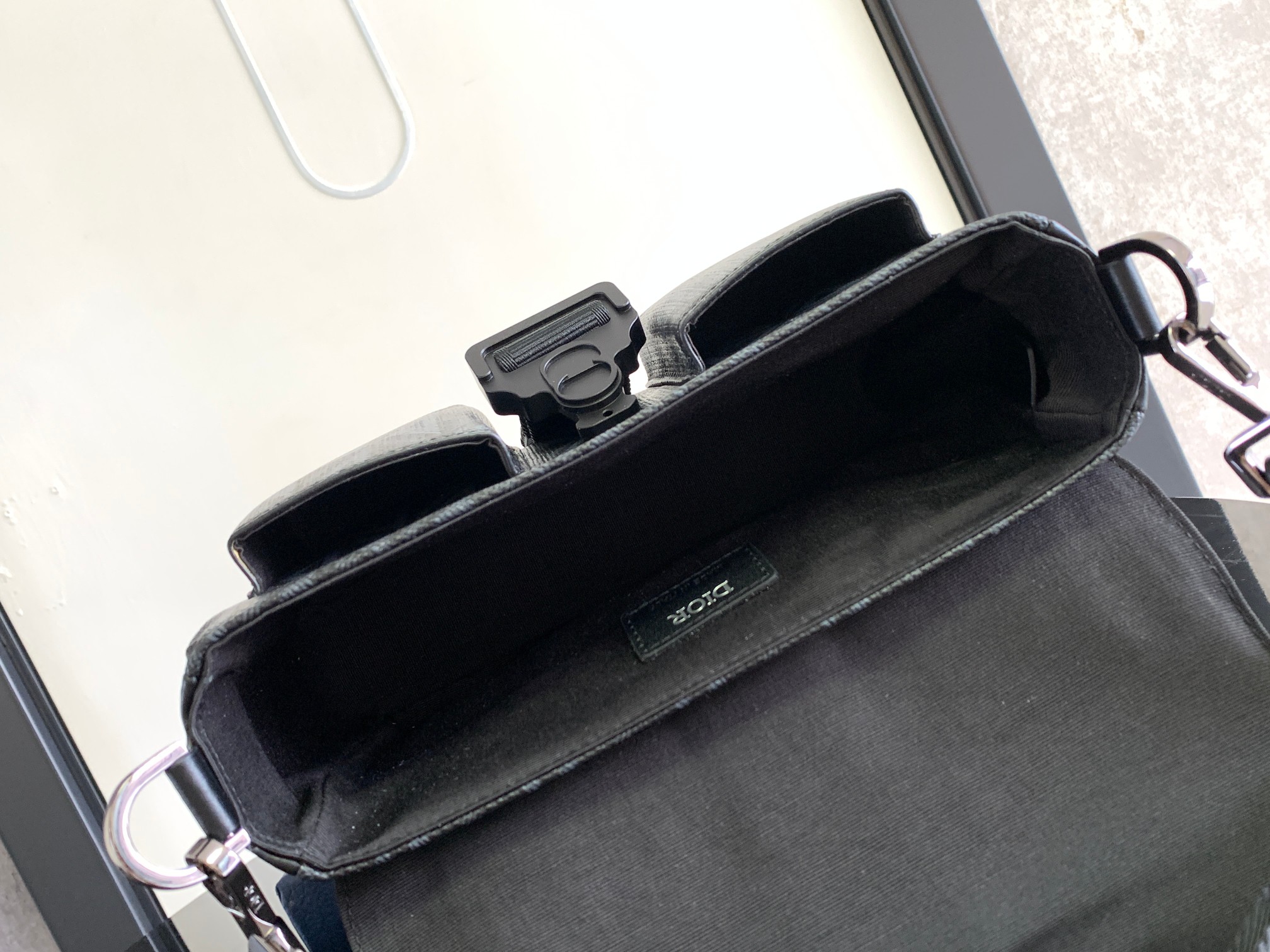 D*or hit the road handbags-27 x 17 x 9cm