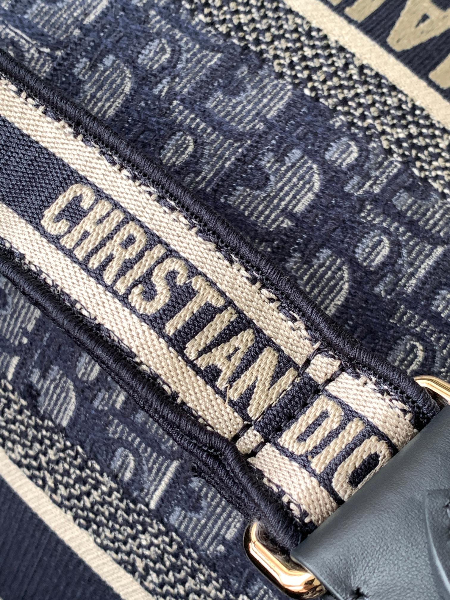 D*or oblique messenger bag-28×24×12cm