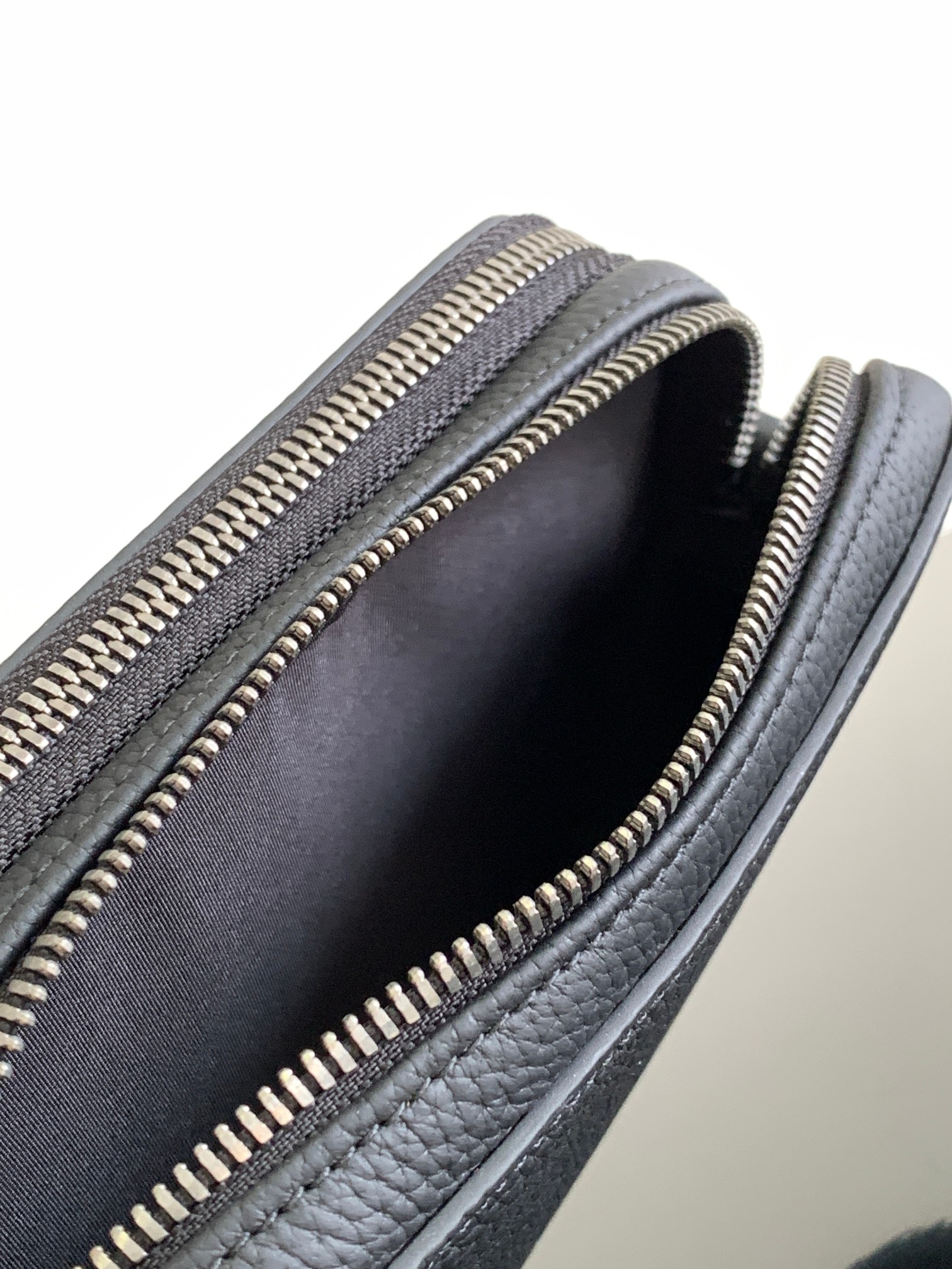 D*or oblique handlebag-17 x 12.5 x 55cm