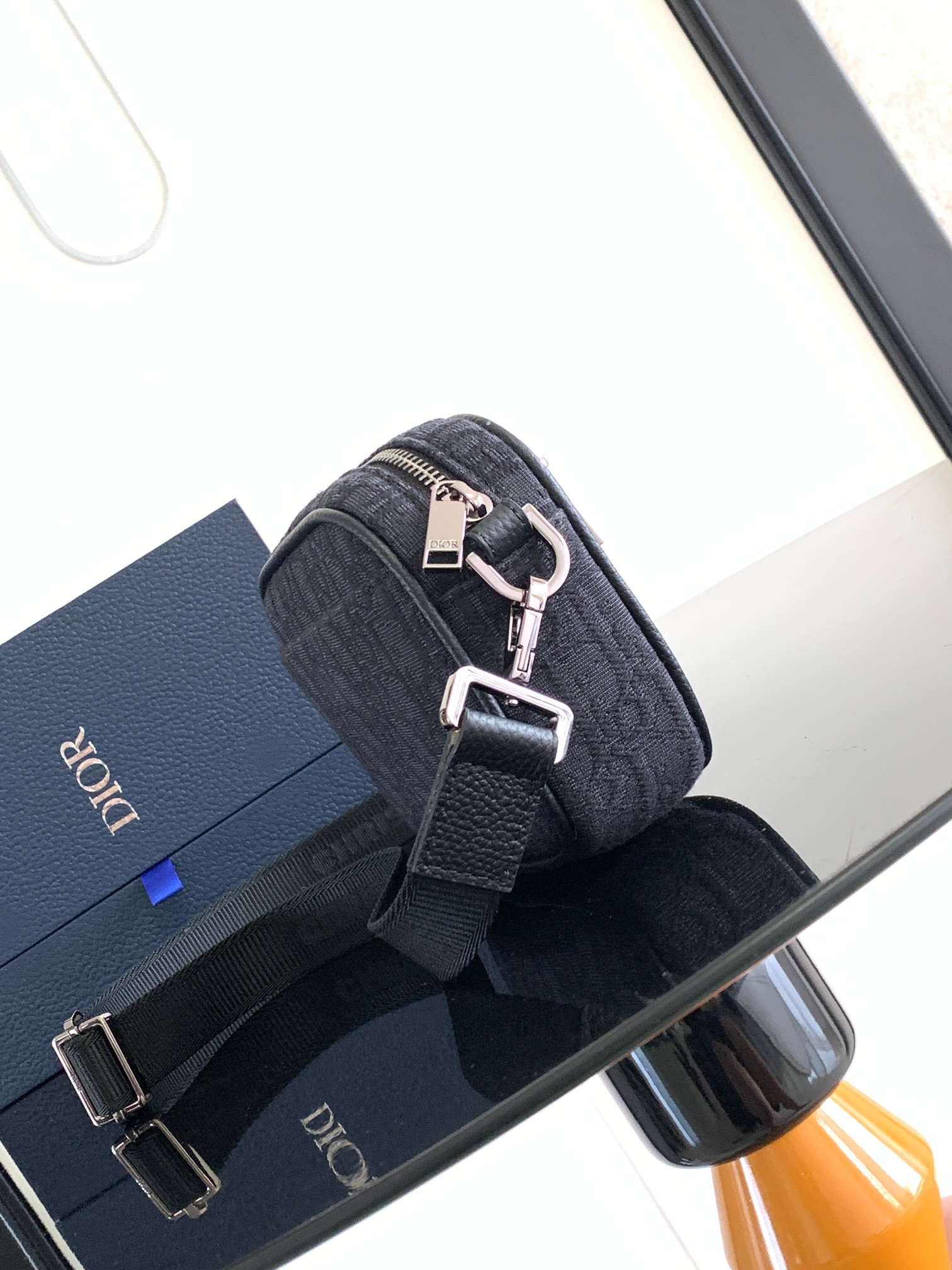 D*or safari messenger bag-17 x 12.5 x 4cm