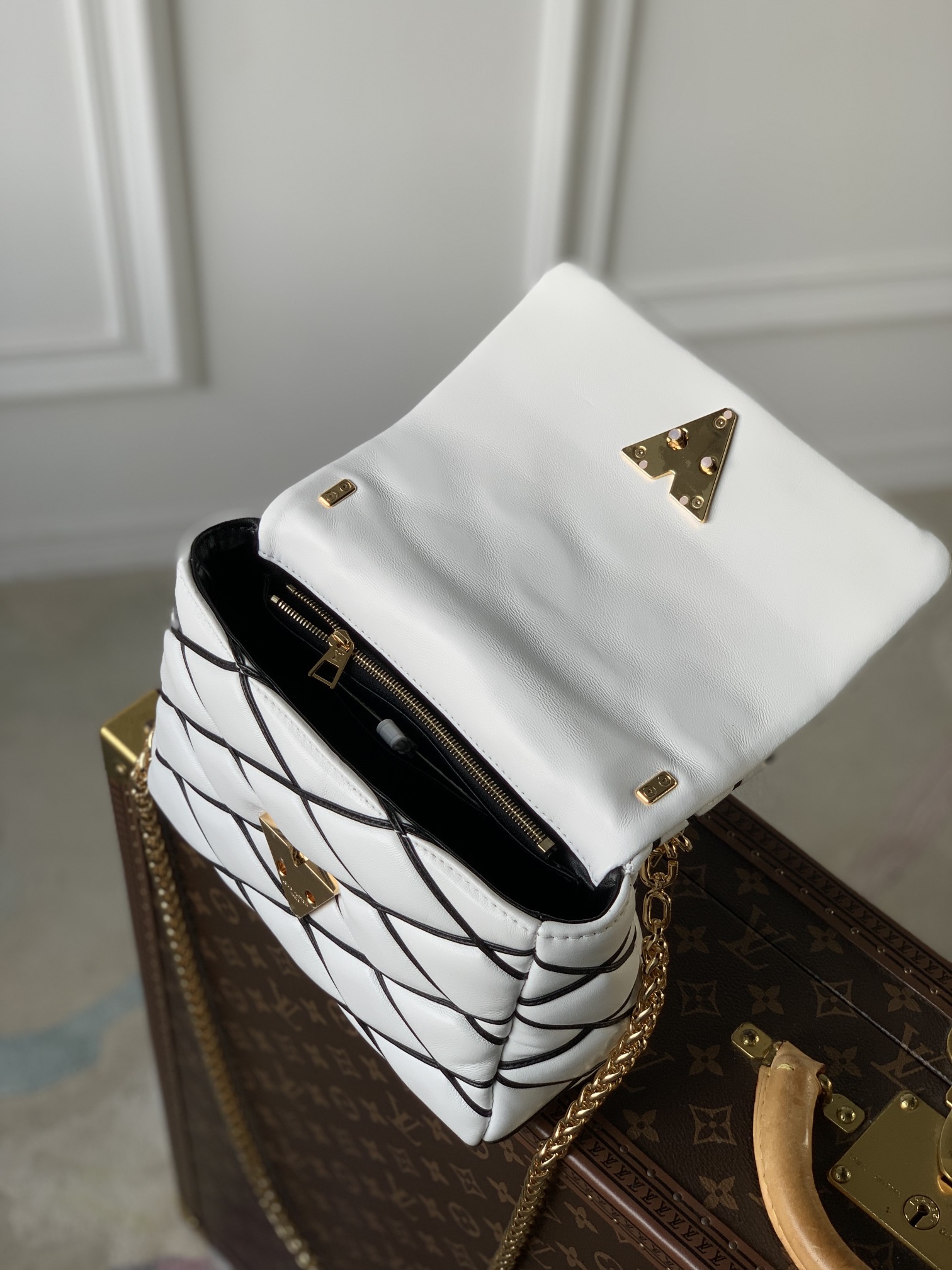 l**is V*t*n go-14 bag-m22891-23.0 x 16.0 x 10cm