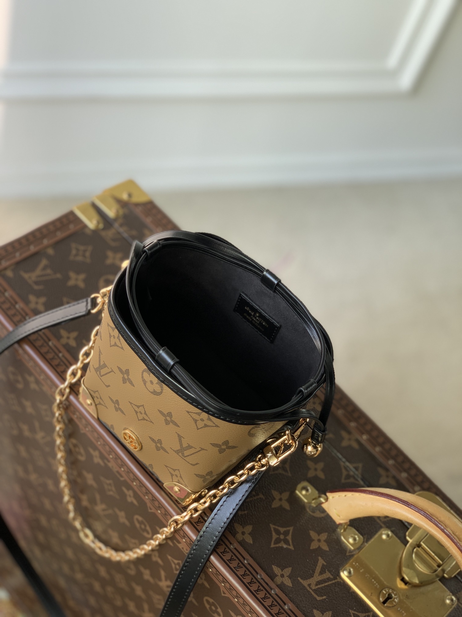 l**is V*t*n online only bag-11.5 x 11.5 x 11.5cm