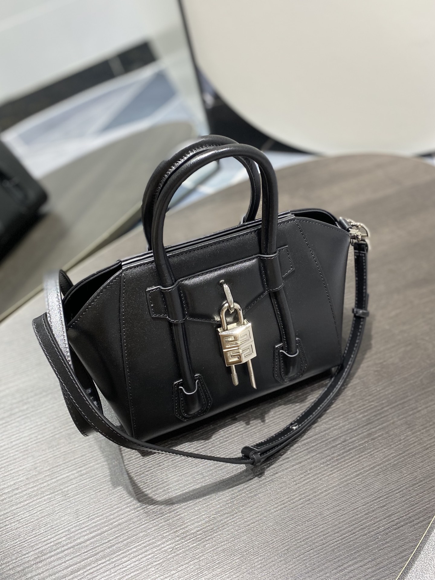 Givenchy Antigona Tote-22*20*13CM