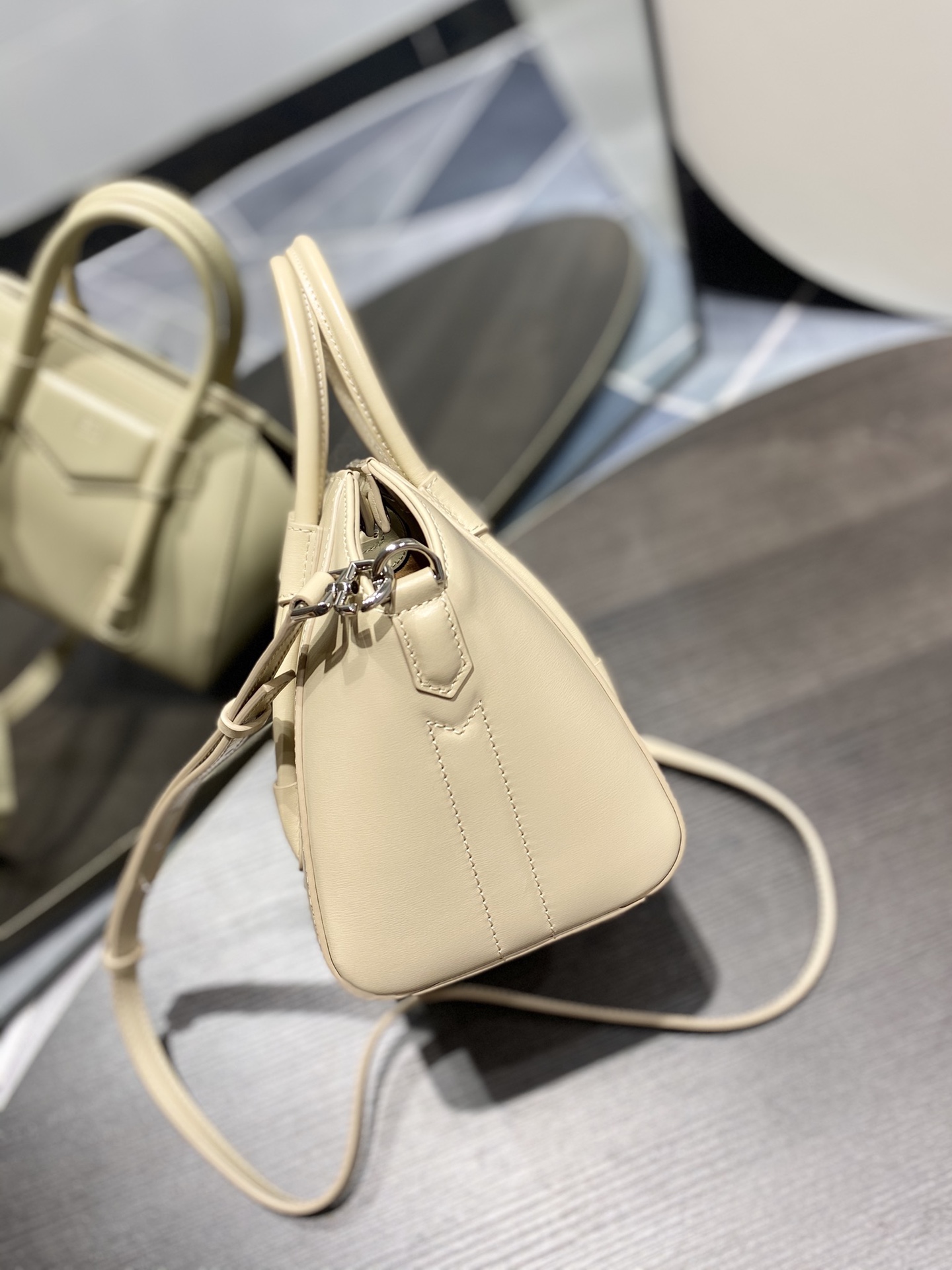 Givenchy Antigona Tote-22*20*13CM