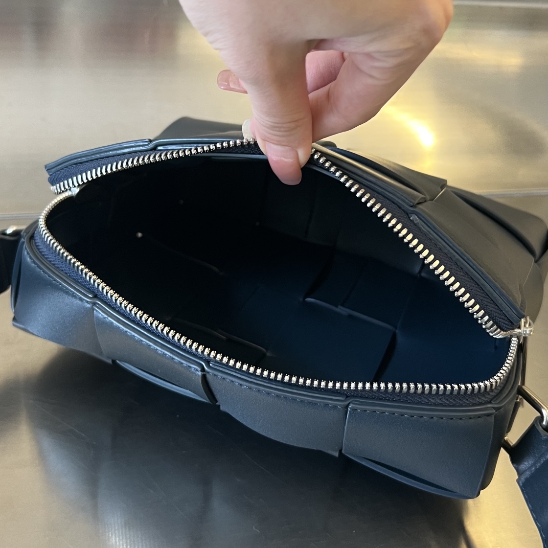 Bo*te*ga ve*ne*ta camera bag-20x15x5cm