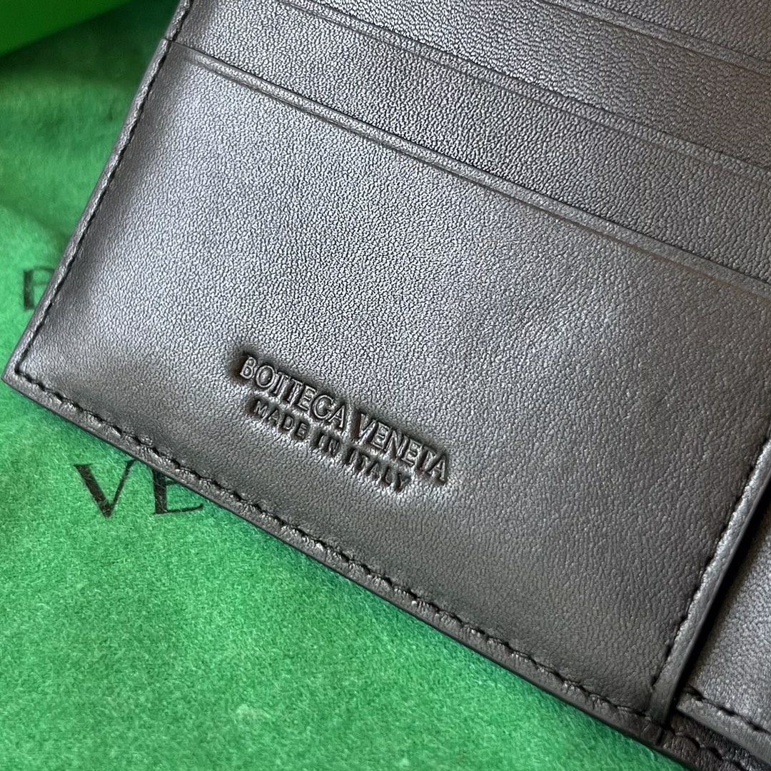 Bo*te*ga ve*ne*ta wallet-10x8.5cm