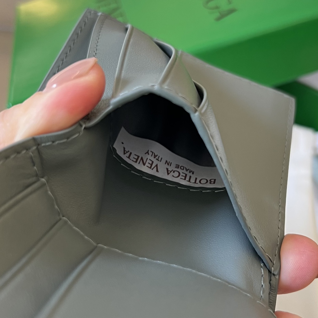 Bo*te*ga ve*ne*ta wallet-10x8.5cm