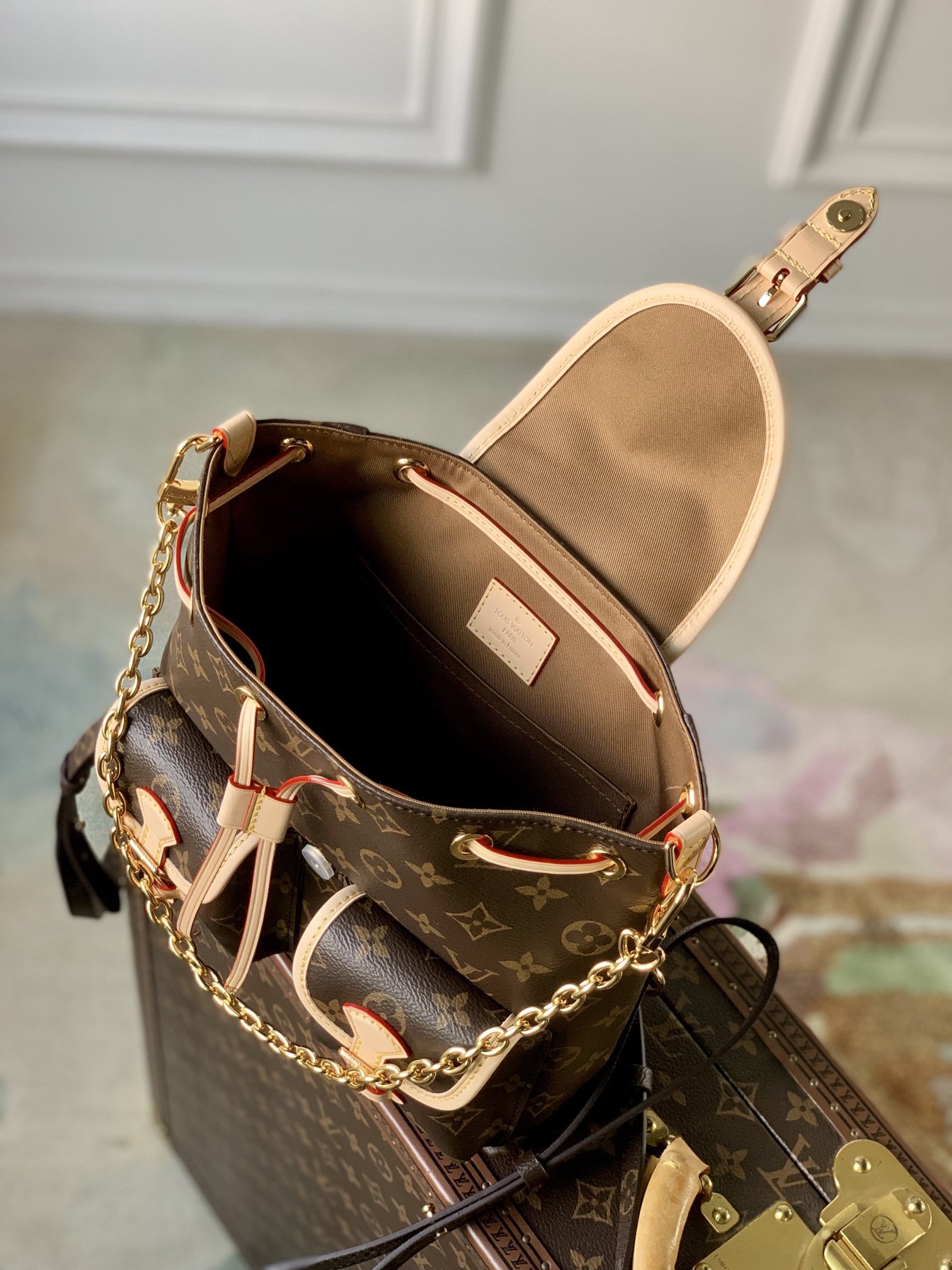 l**is V*t*n backpack m46932-21*23*10cm