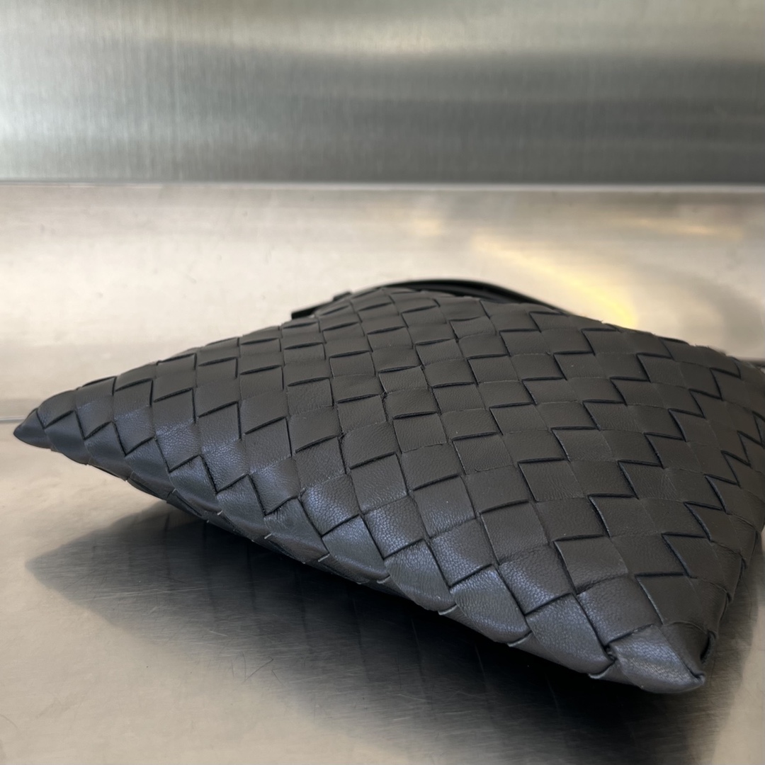 Bo*te*ga ve*ne*ta mini hop bag-25.5x14.5x11cm