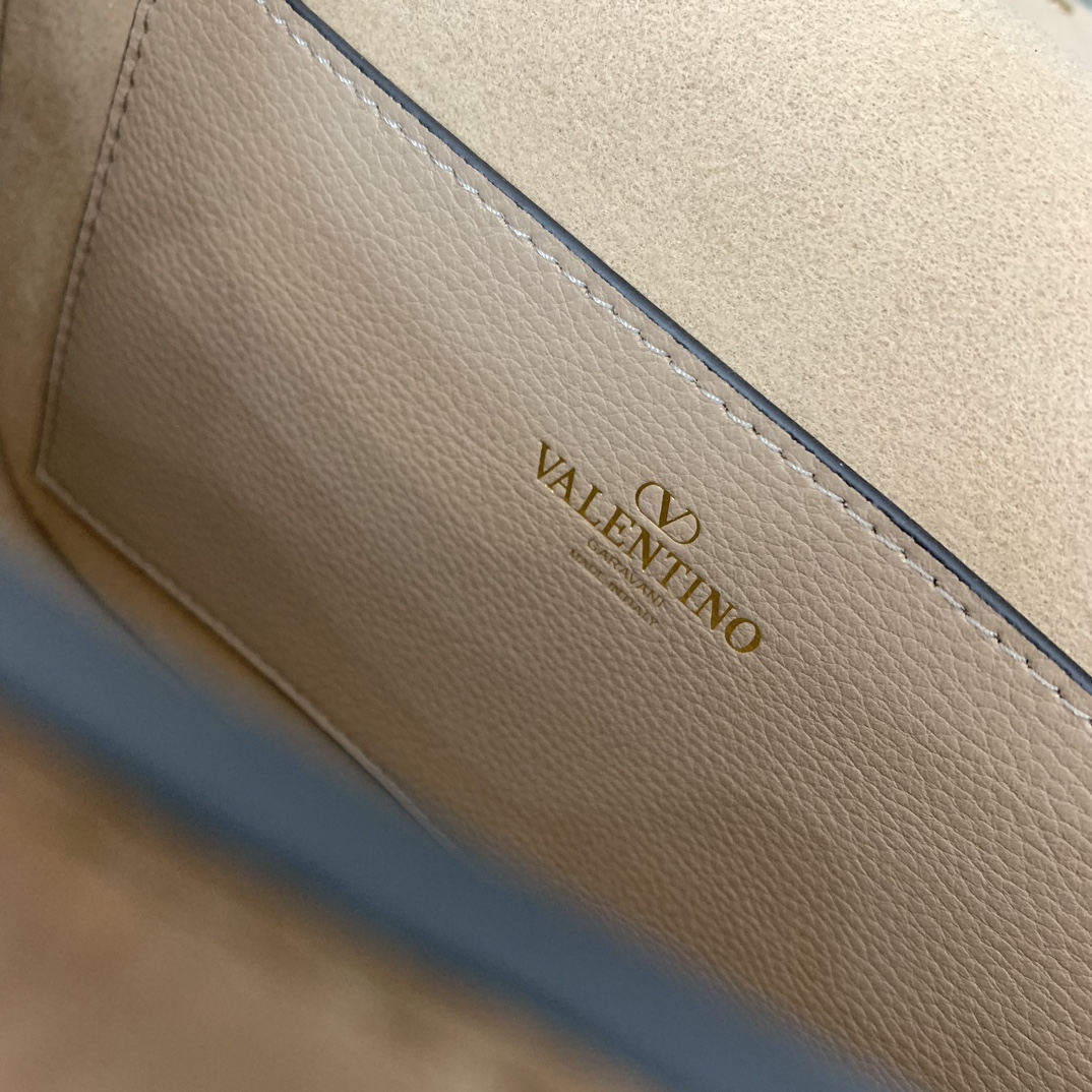 Valentino Garavani Allnite Bag-23.5✖️18✖️8CM