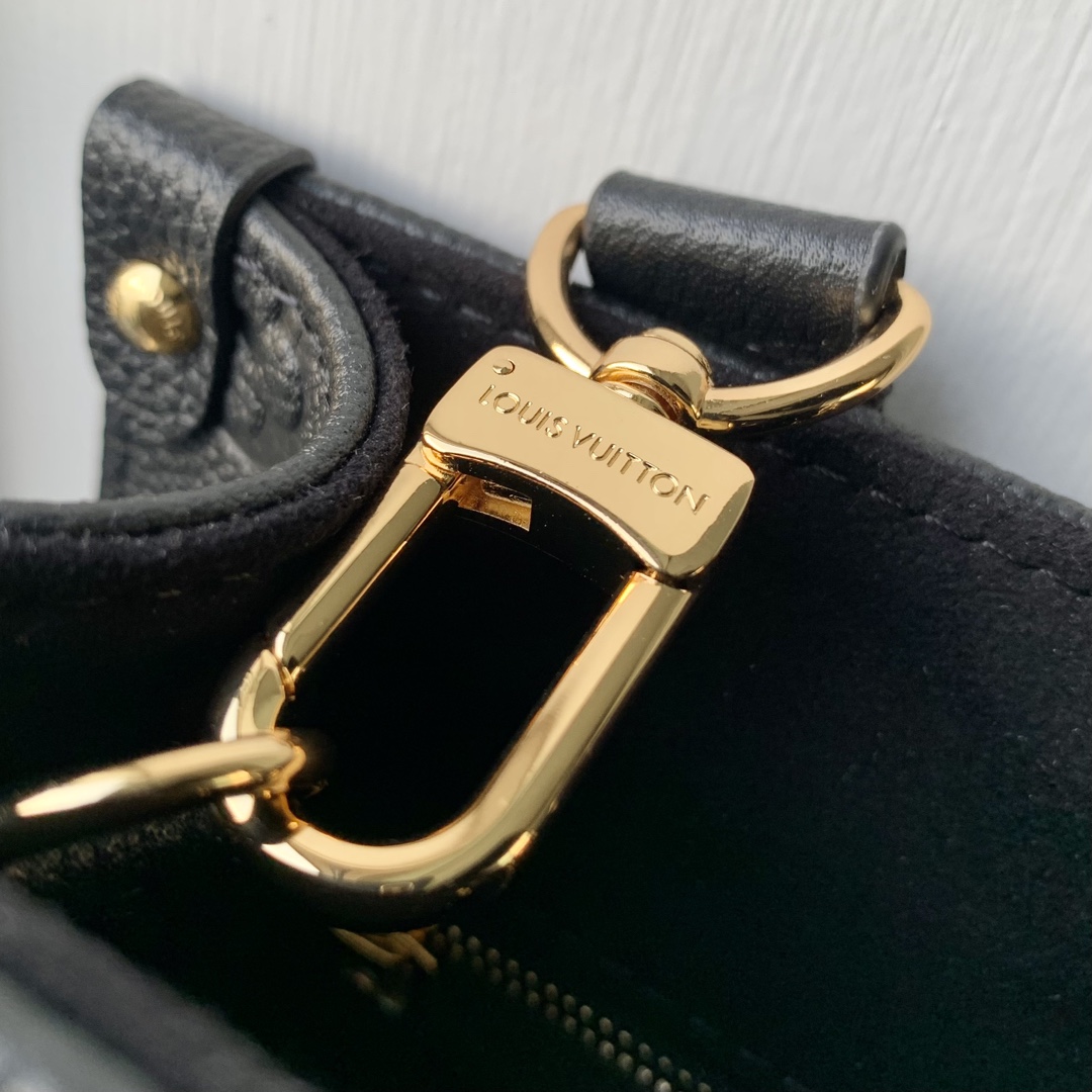 l**is V*t*n onthego handbag-25*19*11.5 cm