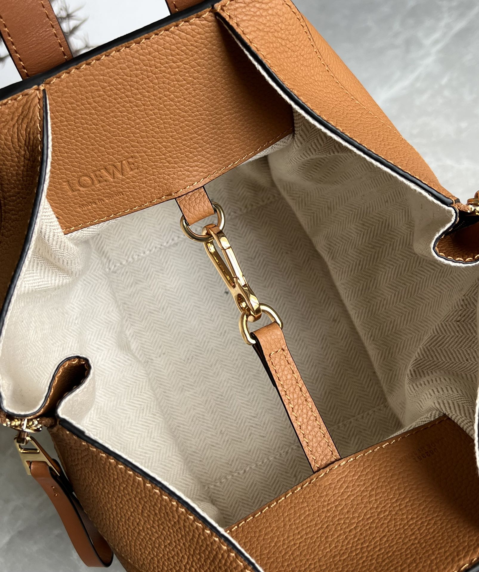 Loewe Hammock Bag-20*19*14CM