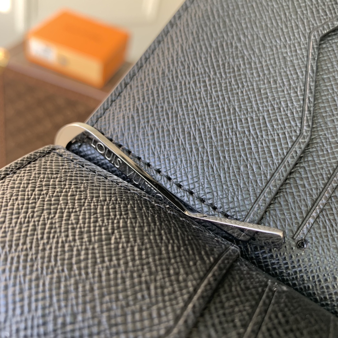 l**is V*t*n wallet-m61700-12×8cm