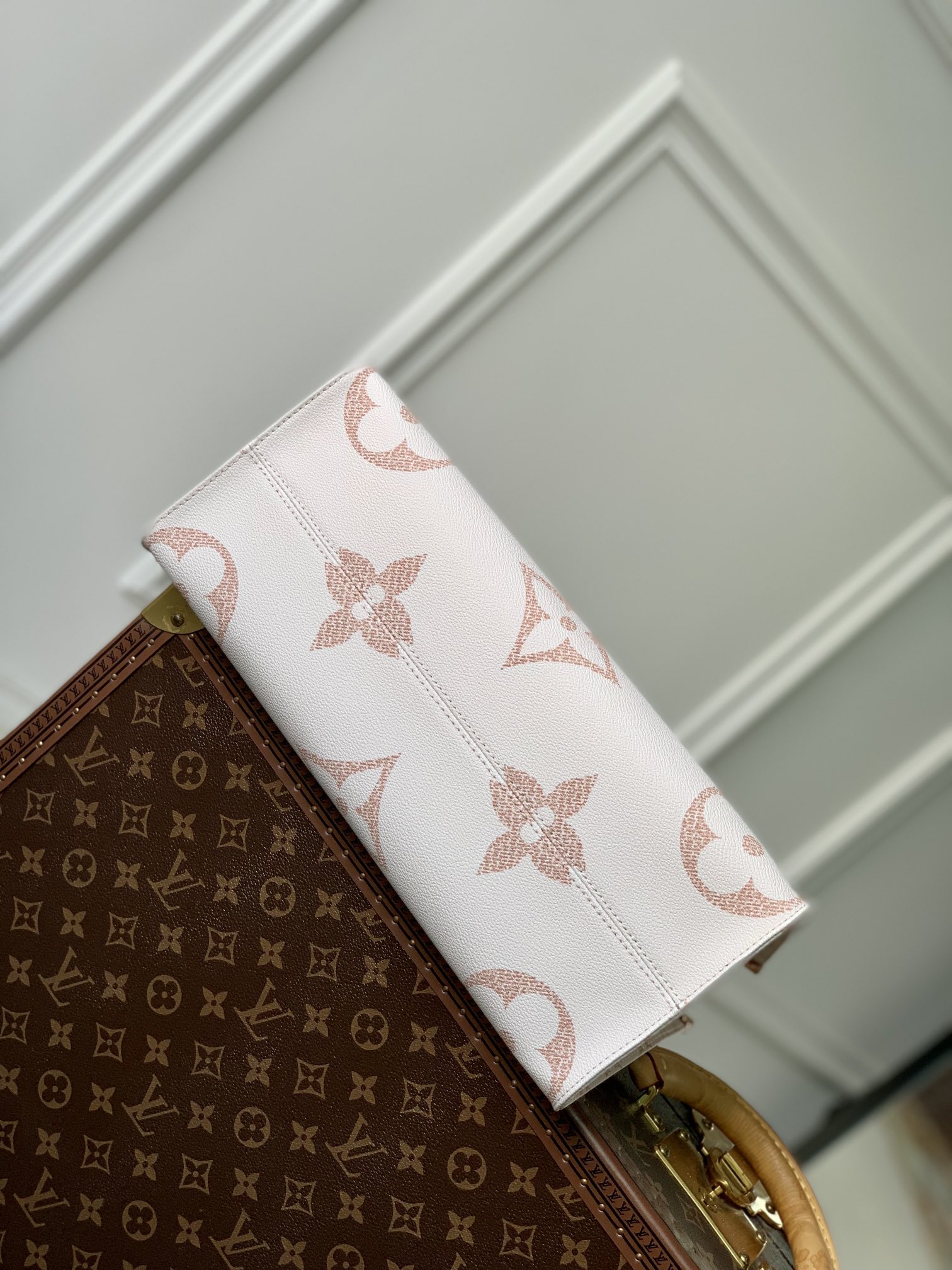 l**is V*t*n small onthego handbag-35*28*15cm