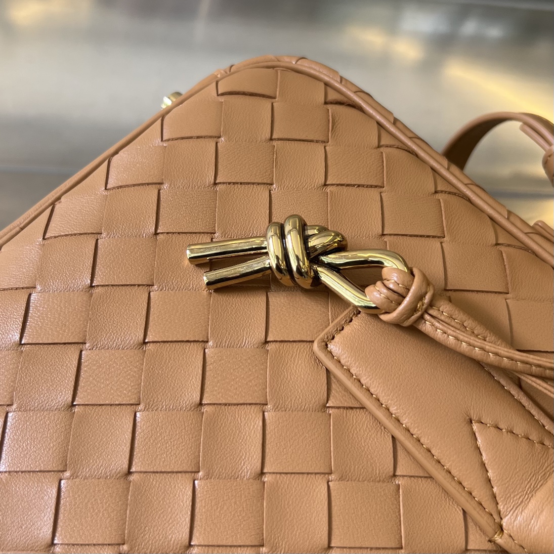 Bo*te*ga ve*ne*ta getaway bag-23.5x17.5x9cm