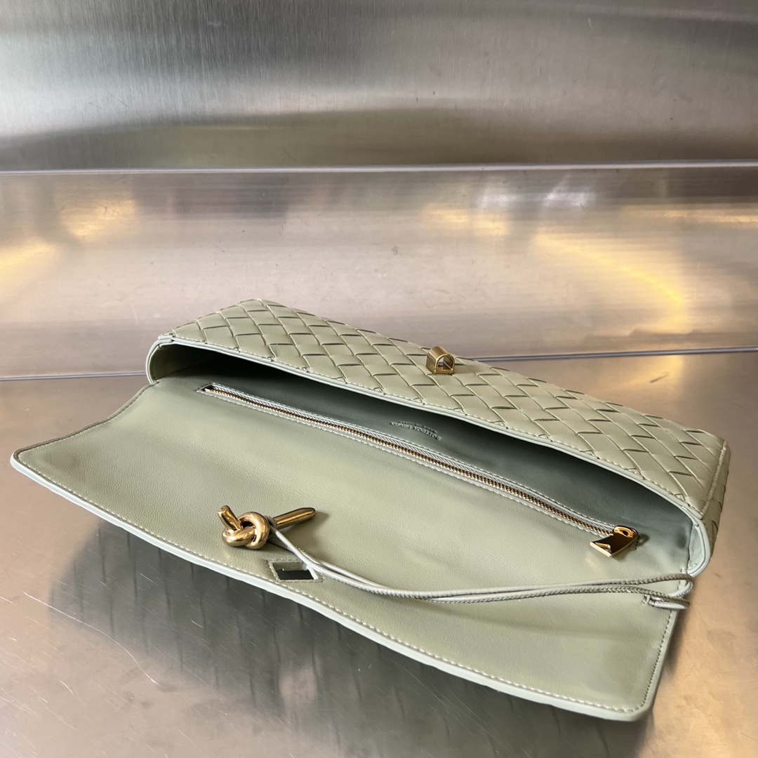 Bo*te*ga ve*ne*ta clutch-31x13x3 cm