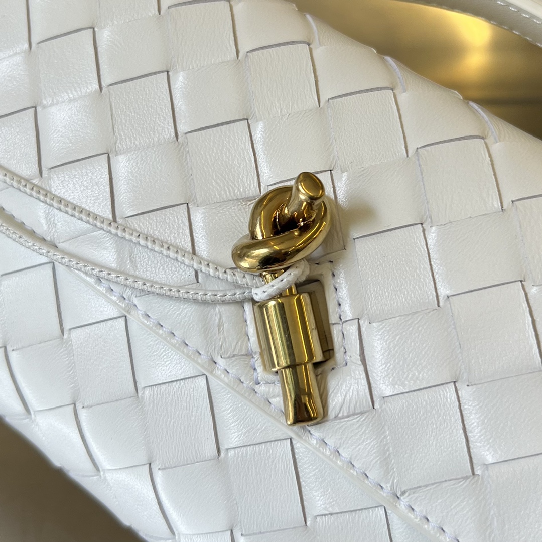 Bo*te*ga ve*ne*ta clutch-31x13x3 cm