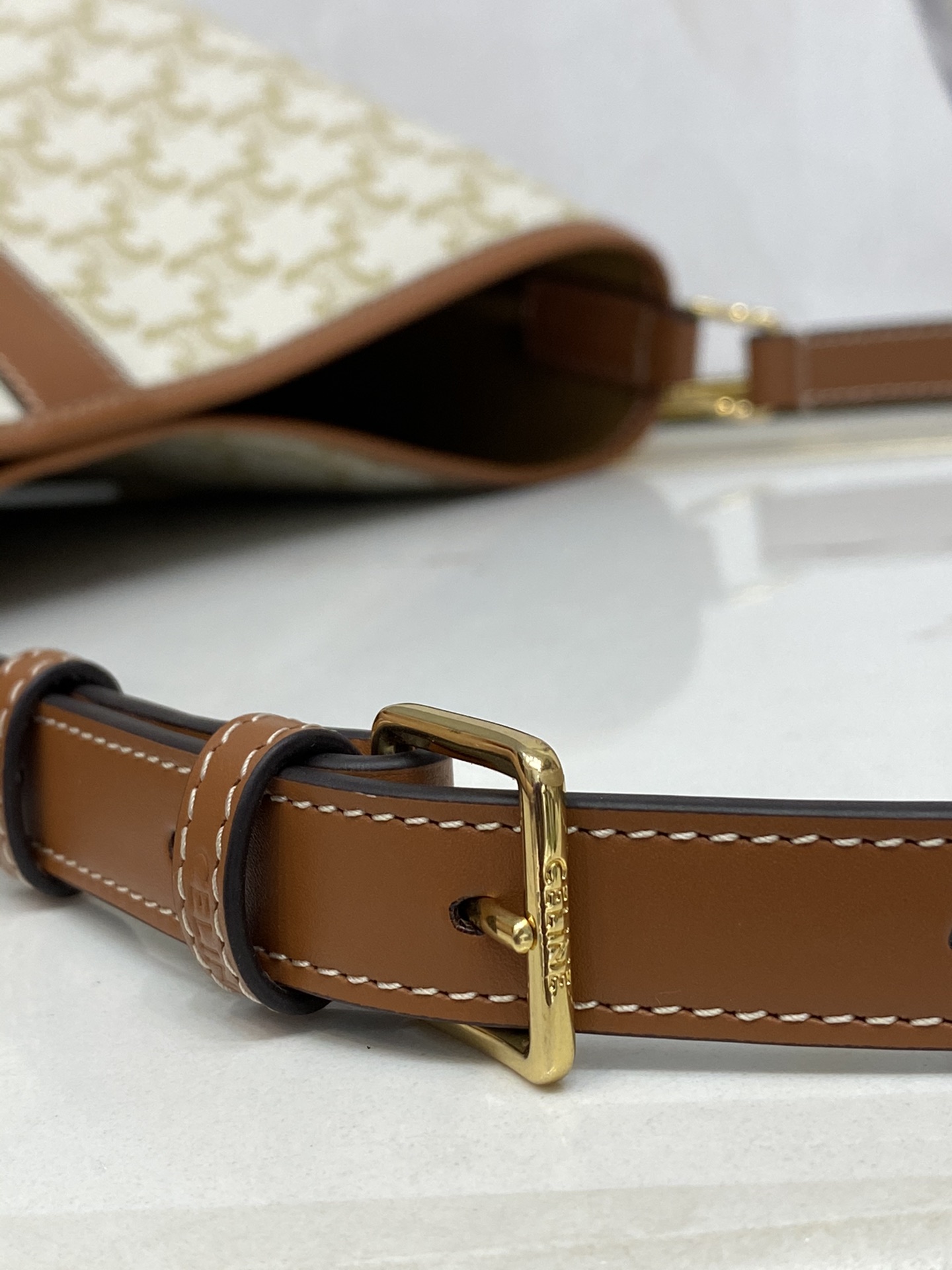 Ce**e triomphe bucket-33 x 27 x 17cm