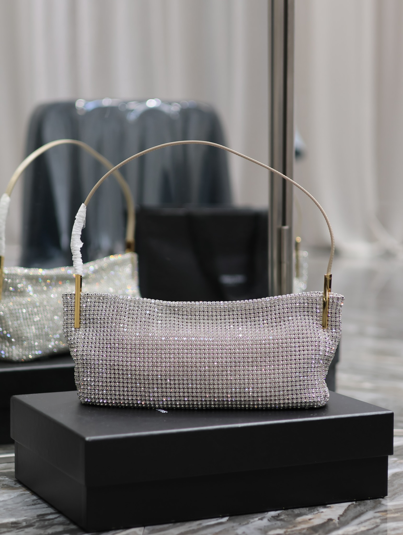 YSL Suzanne Armpit Pouch-28×14×4CM