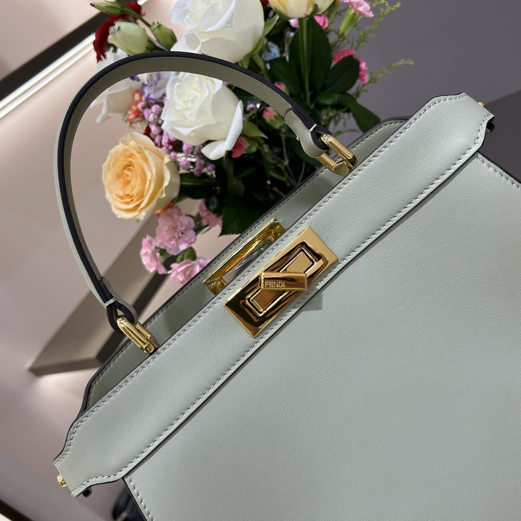 F**di peekaboo iseeu bag-33x25x13cm