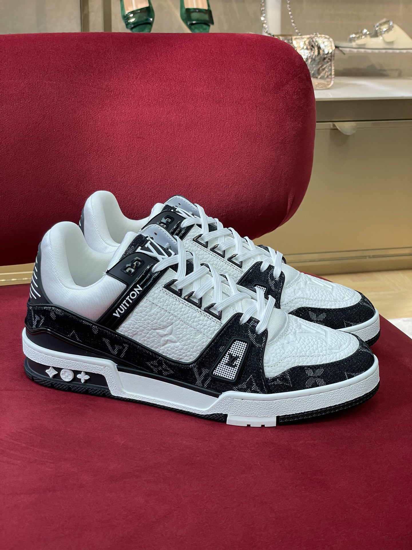 l**is V*t*n trainer2(eu35-45)