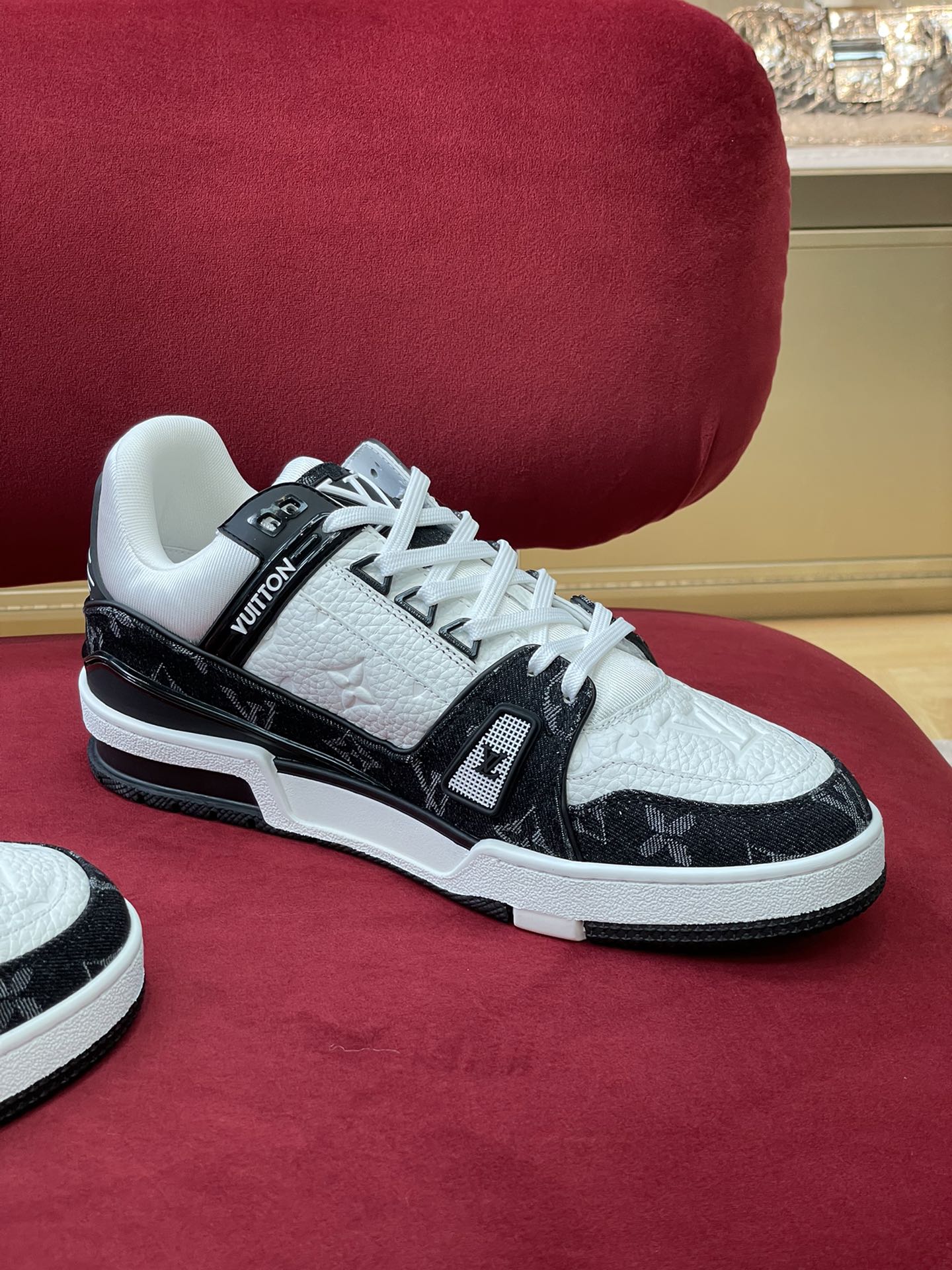 l**is V*t*n trainer2(eu35-45)