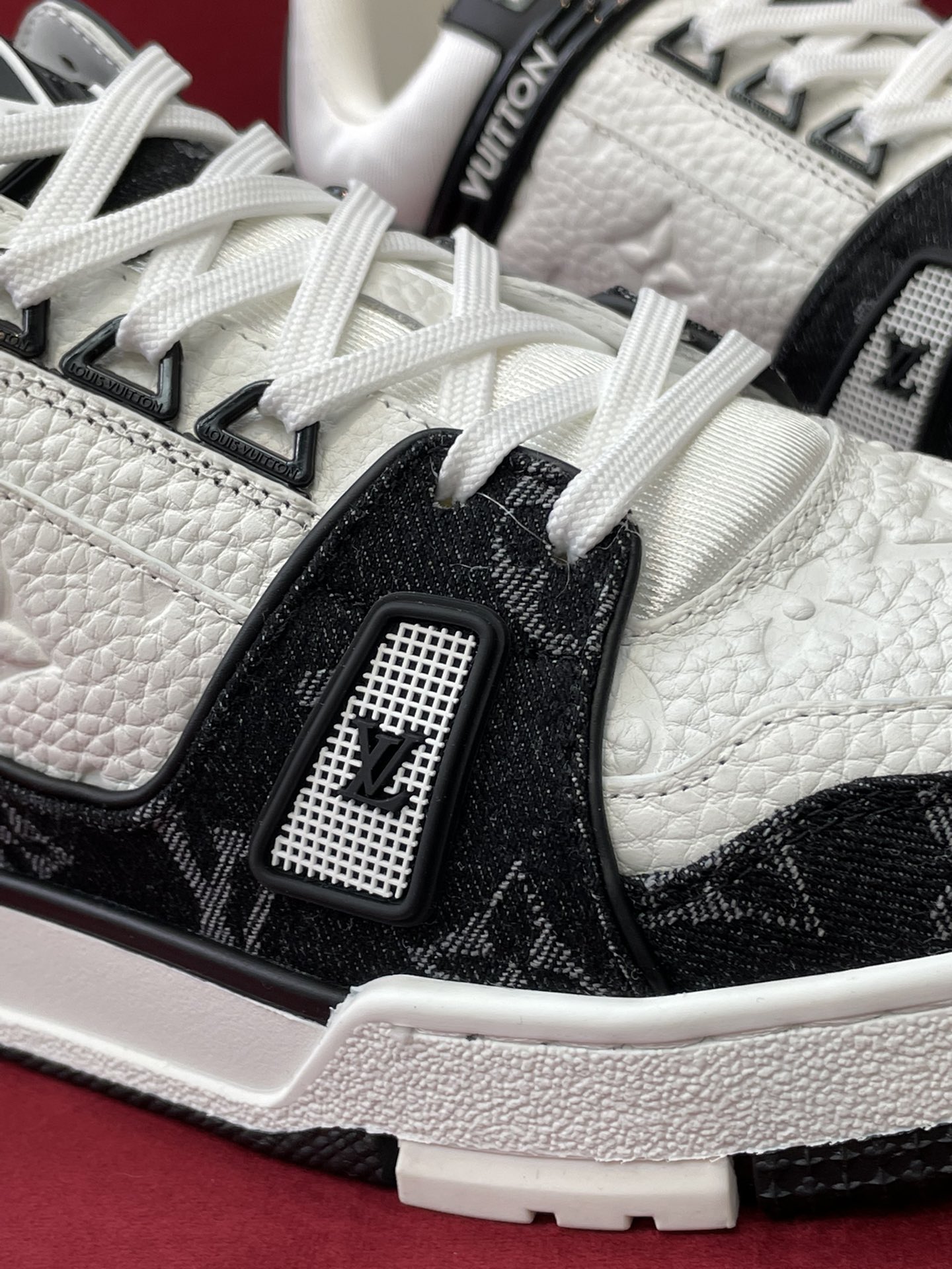 l**is V*t*n trainer2(eu35-45)