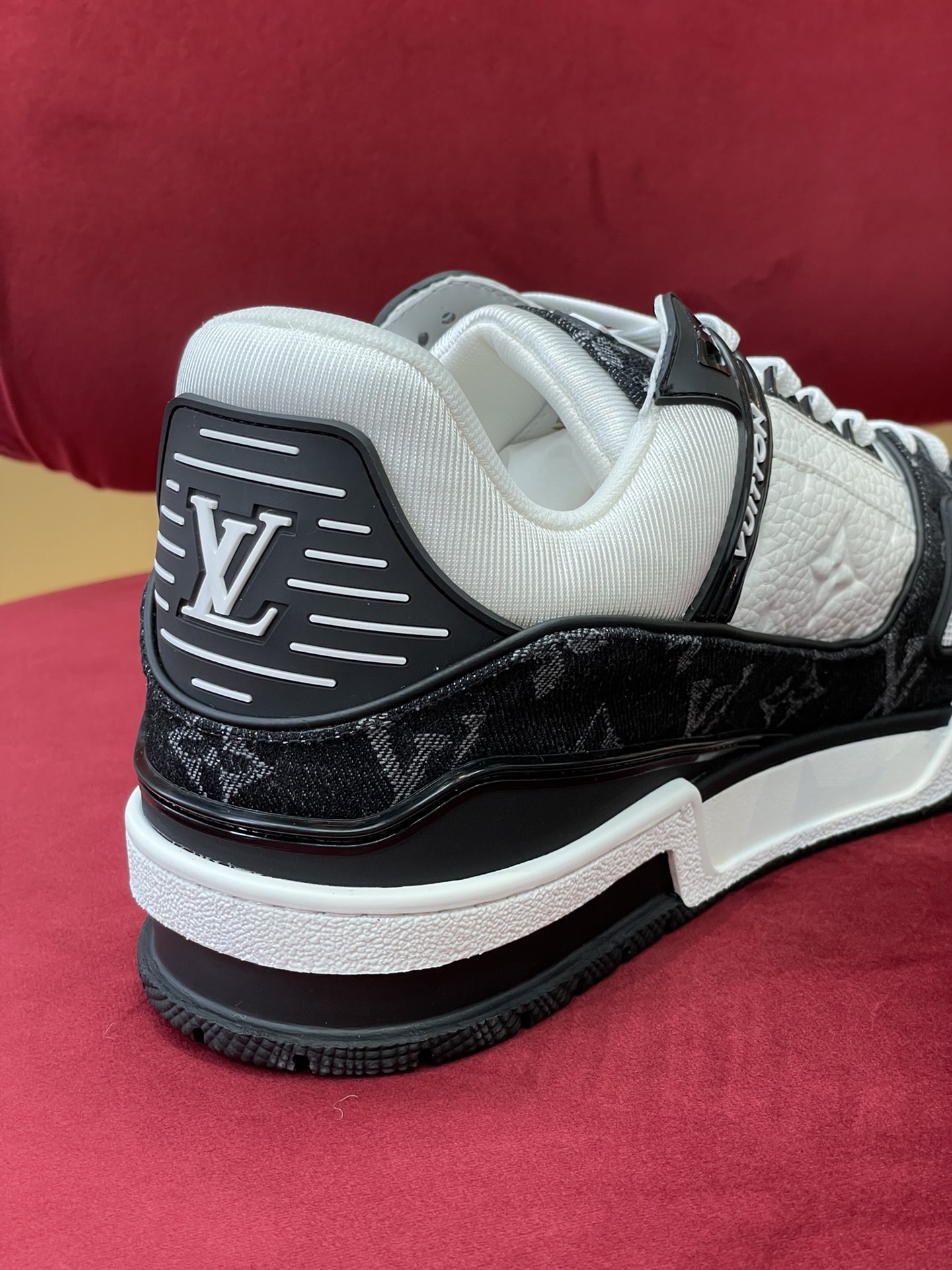 l**is V*t*n trainer2(eu35-45)