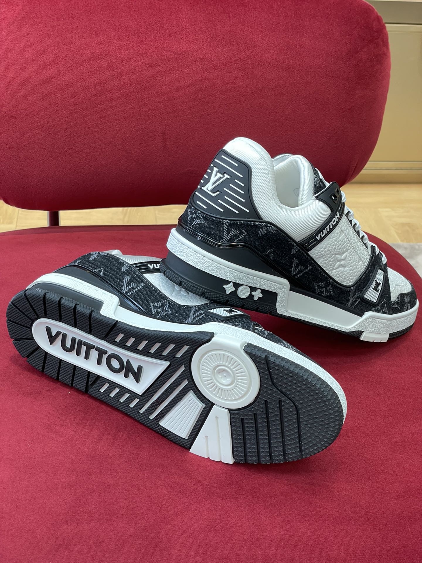 l**is V*t*n trainer2(eu35-45)