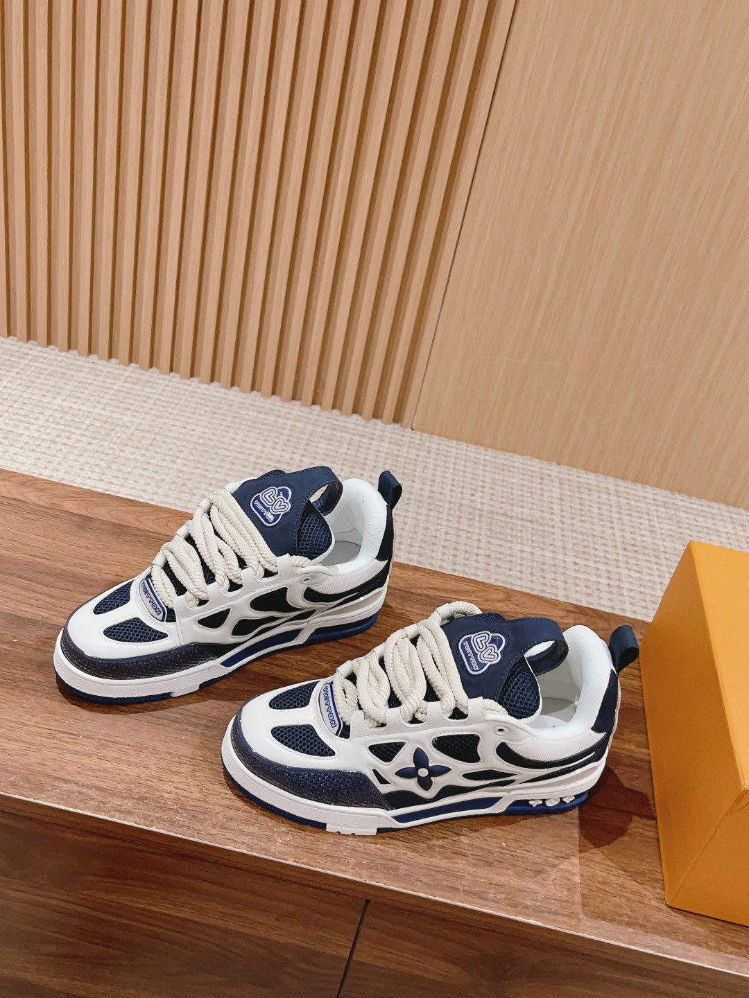 l**is V*t*n skate sneaker(eu35-45)