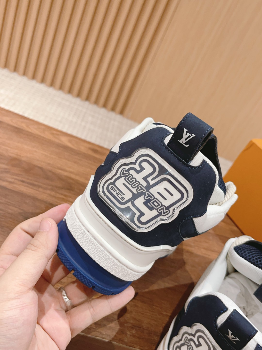 l**is V*t*n skate sneaker(eu35-45)