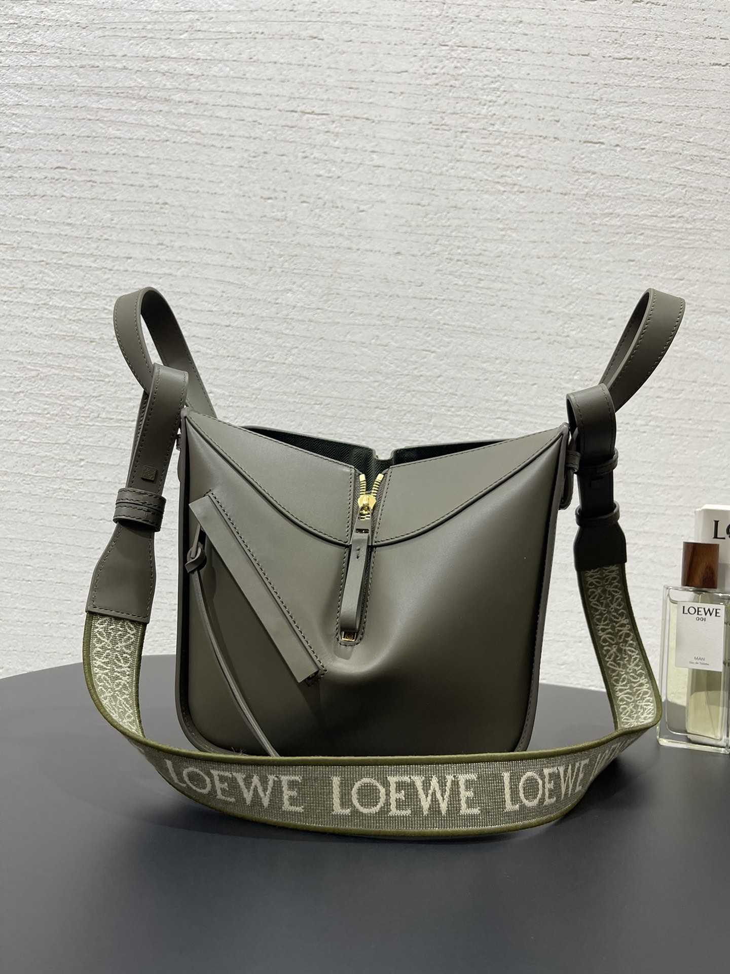 Loewe Hammock Bag-20.8*19.5*14.5CM